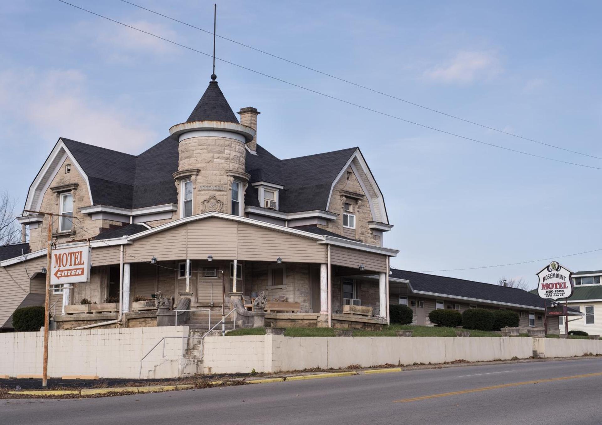 Rosemount Motel photo 1