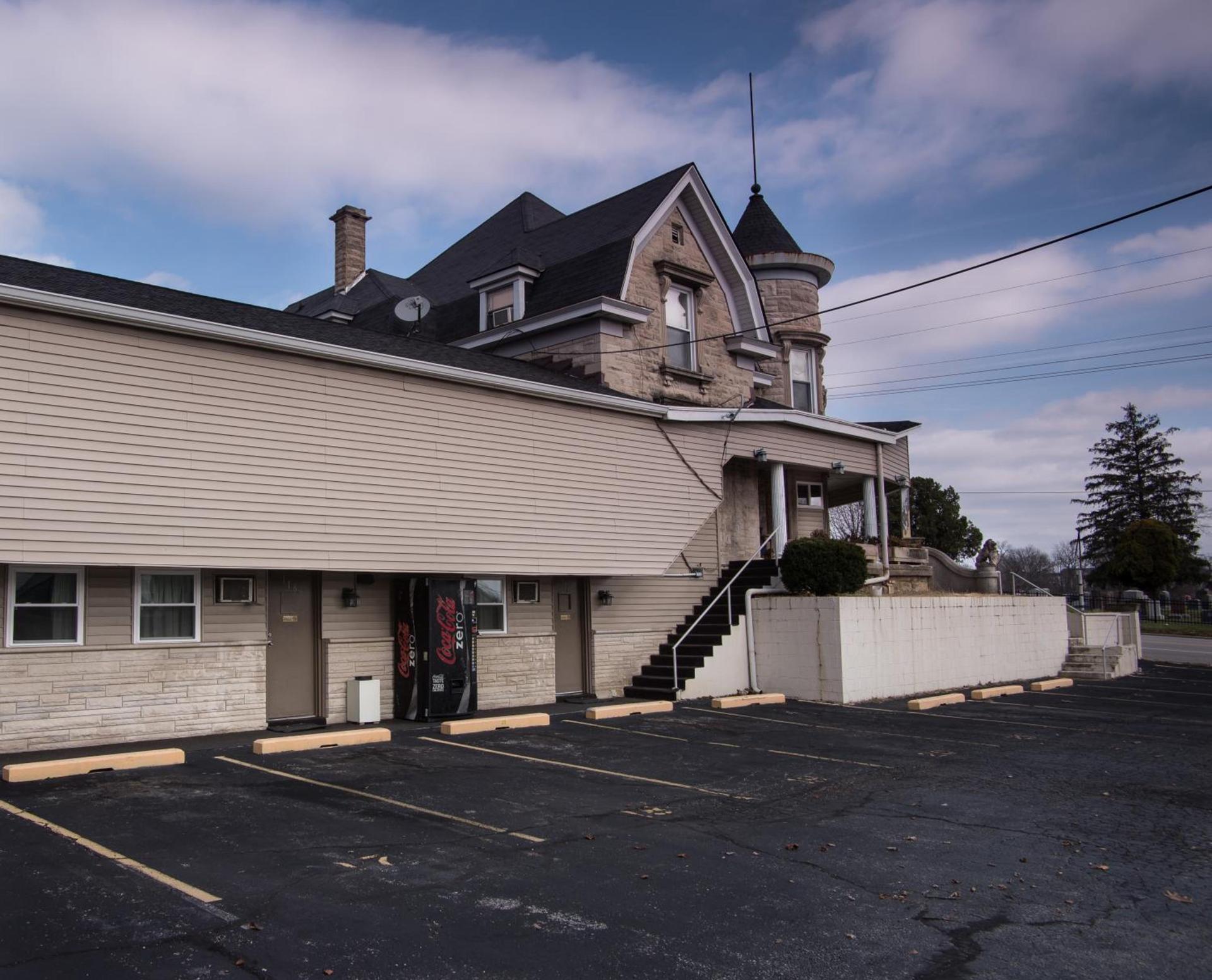 Rosemount Motel photo 9