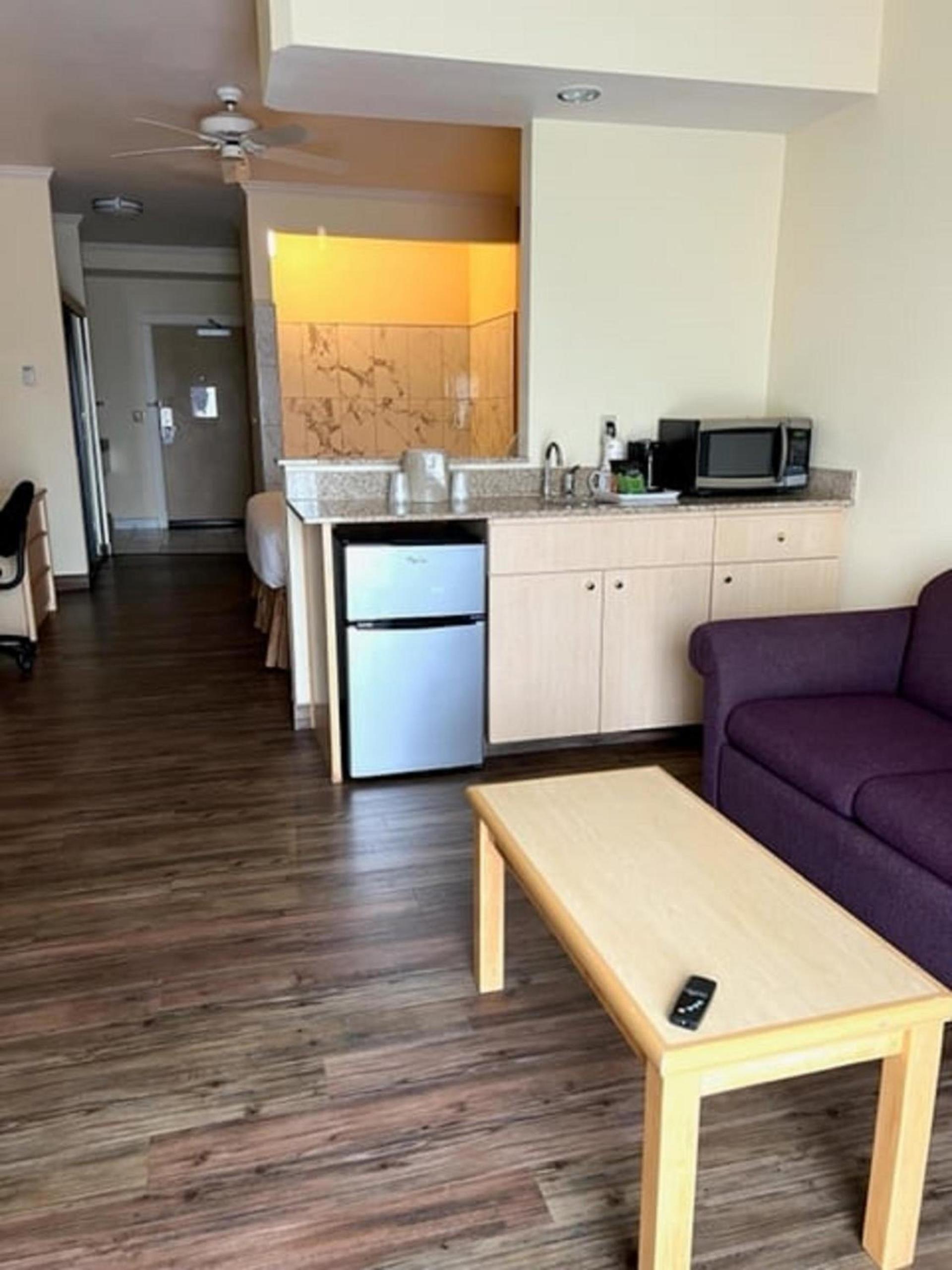 Lighthouse Suites Inn photo 9