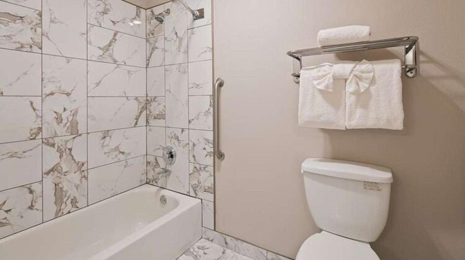 Lighthouse Suites Inn photo 15