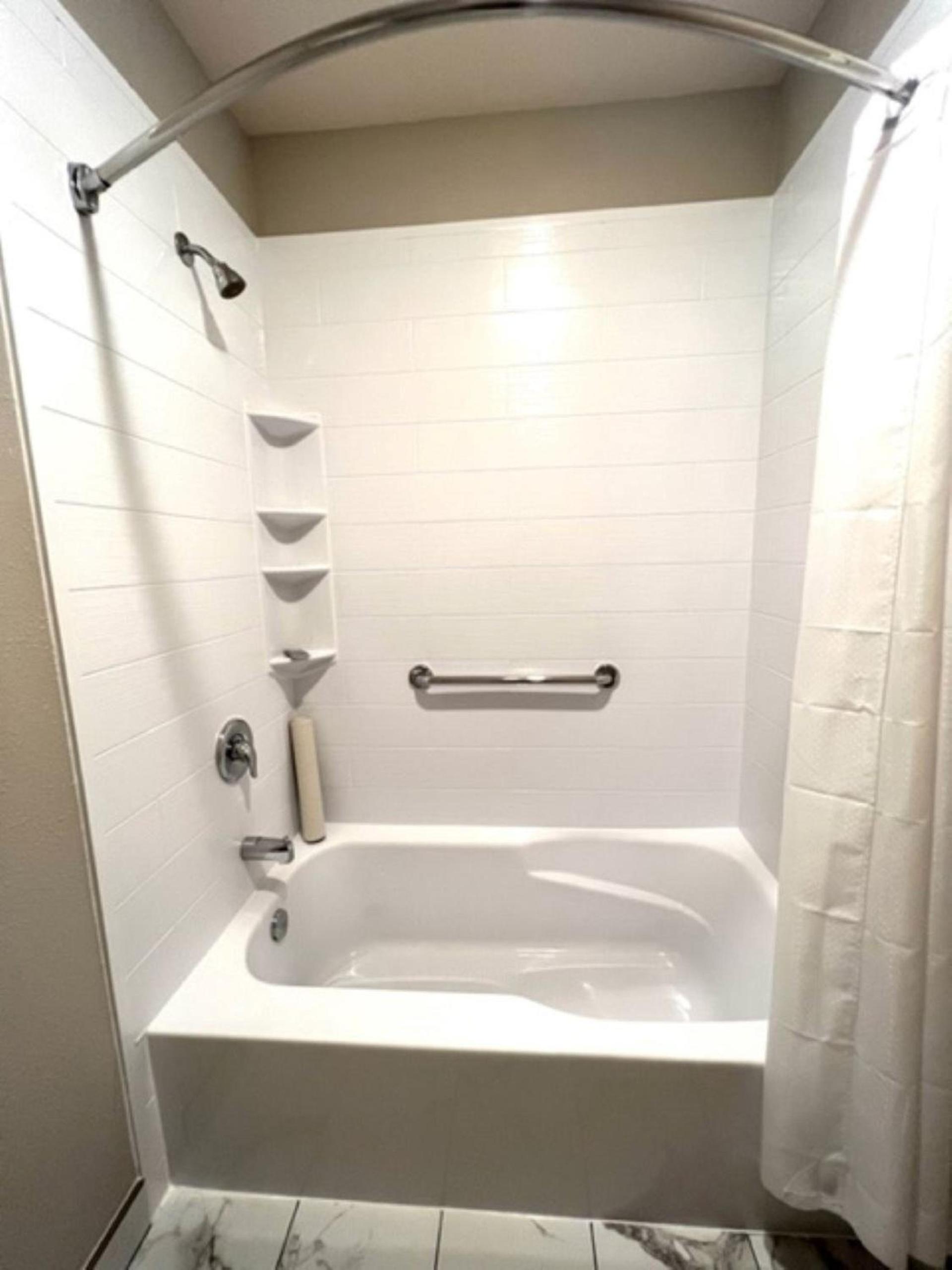 Lighthouse Suites Inn photo 10