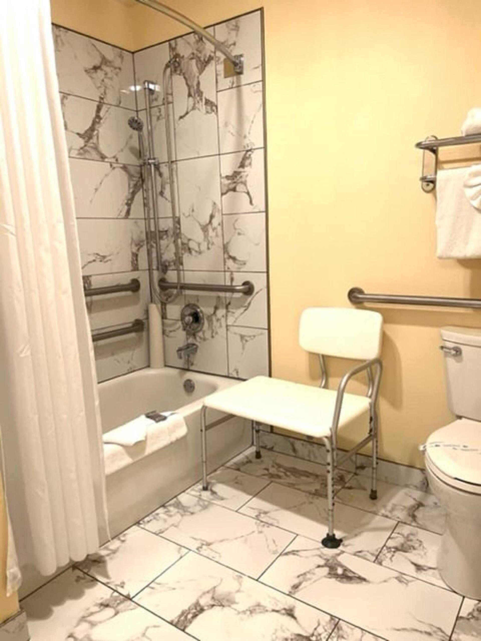 Lighthouse Suites Inn photo 16
