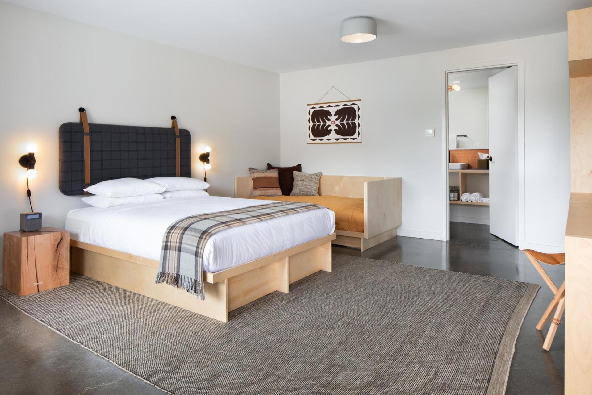 Rhode's Motor Lodge photo 15