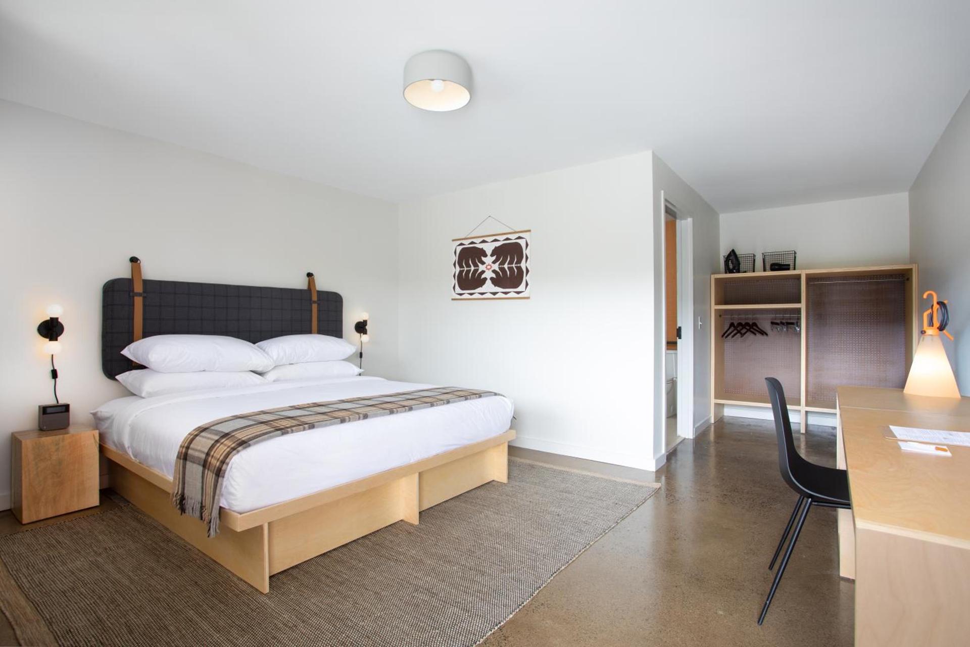 Rhode's Motor Lodge photo 17