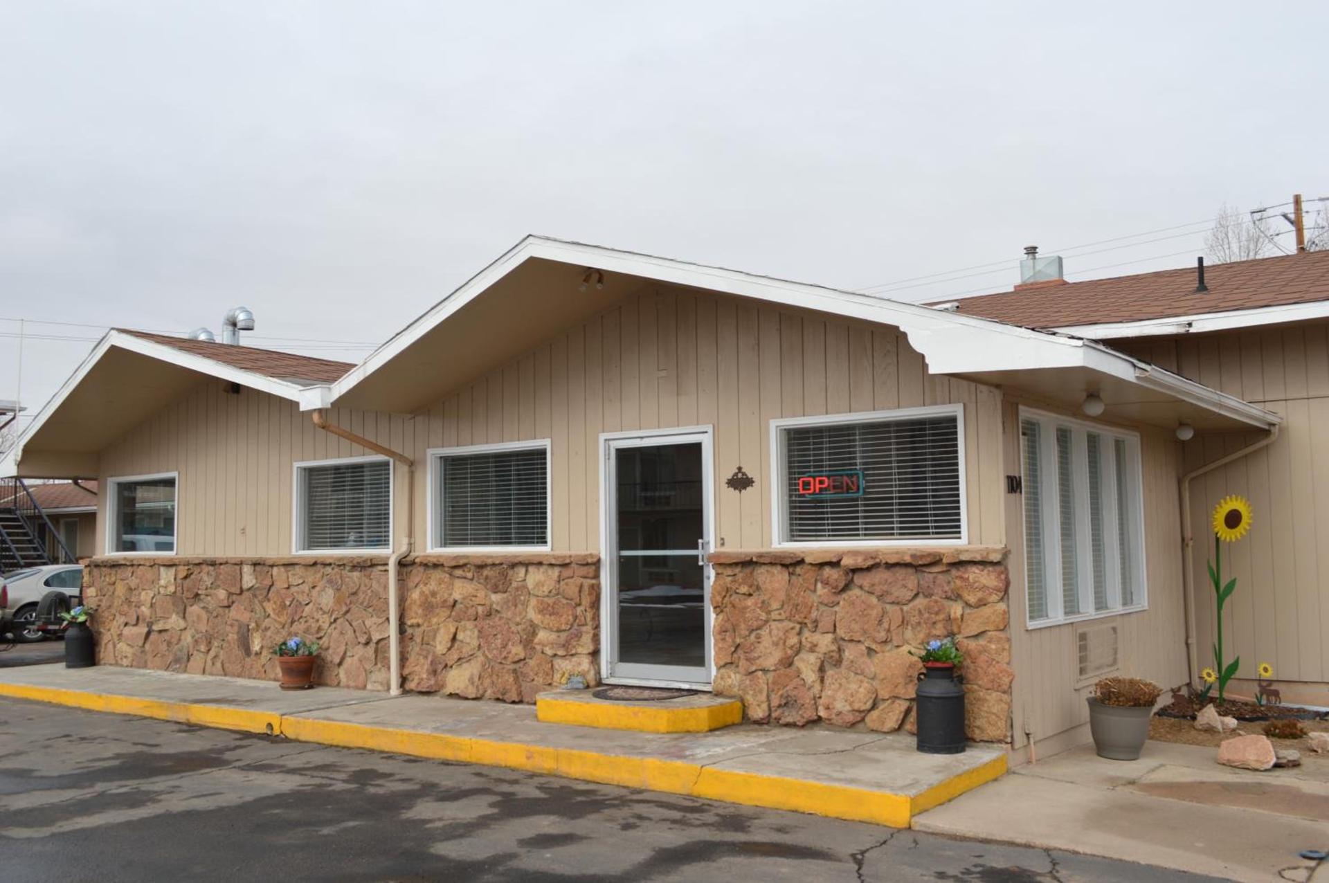 Laramie Valley Inn photo 17