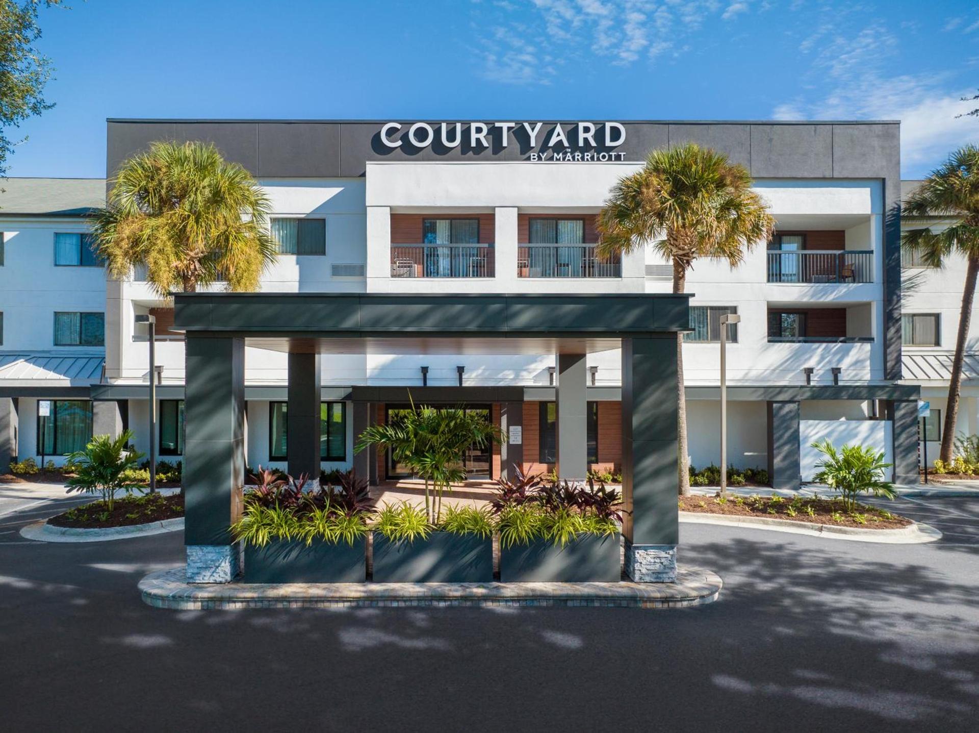 Courtyard Tampa North / I-75 Fletcher photo 1
