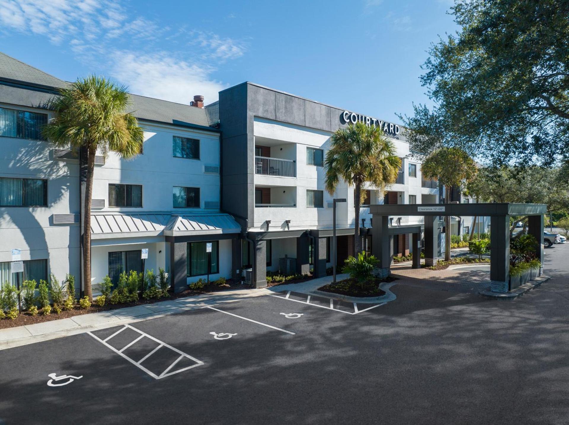 Courtyard Tampa North / I-75 Fletcher photo 5