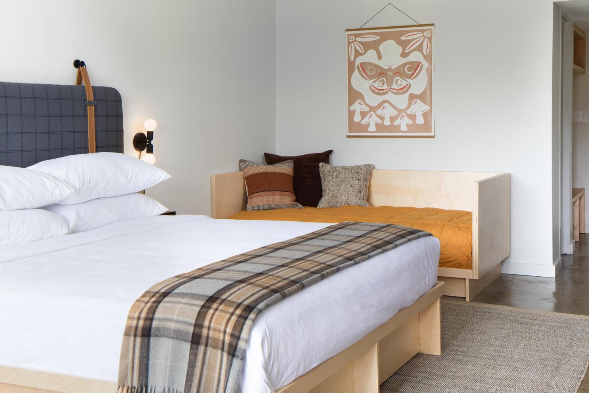 Rhode's Motor Lodge photo 26