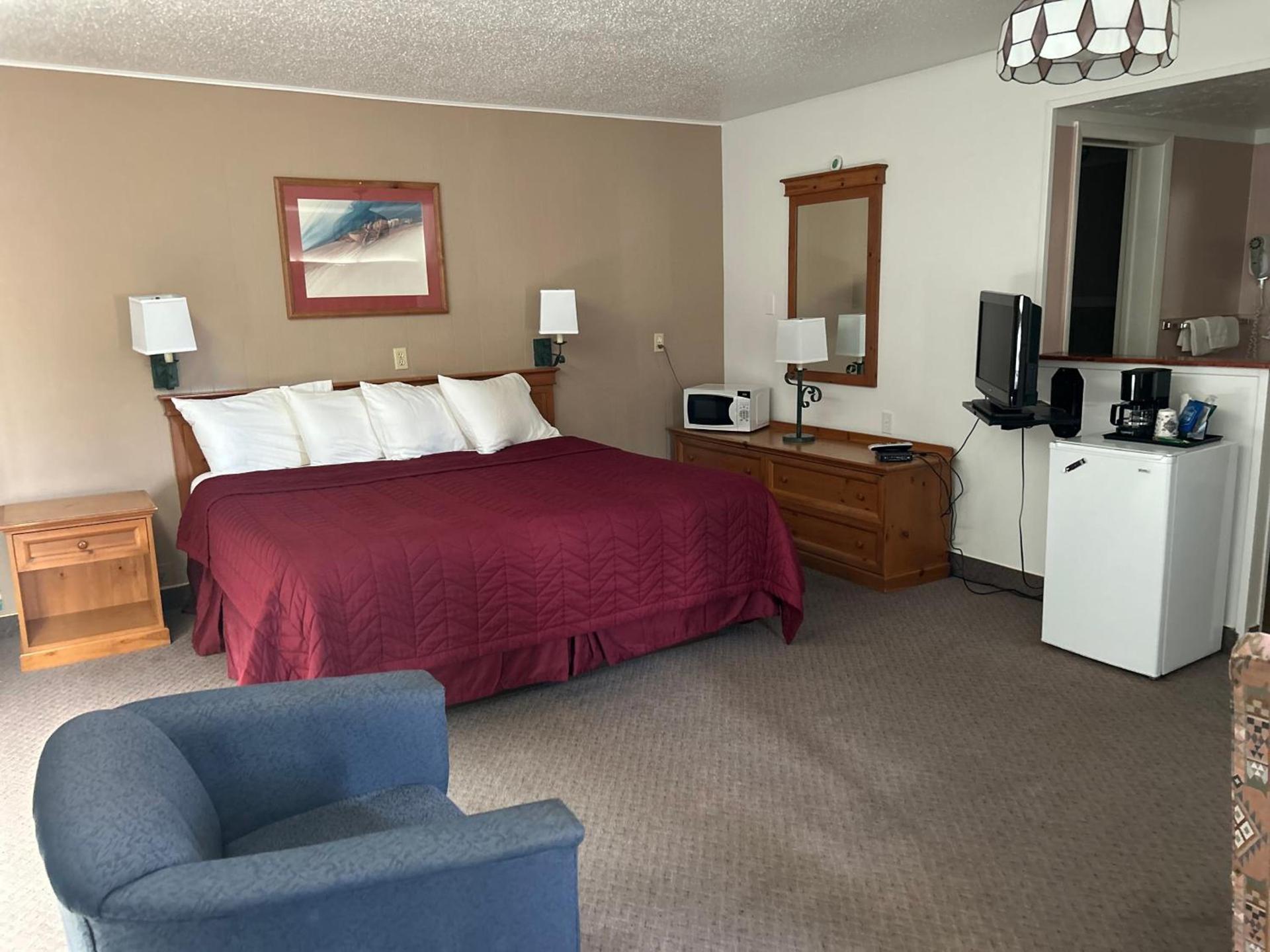 Redwood Arms Motel photo 13