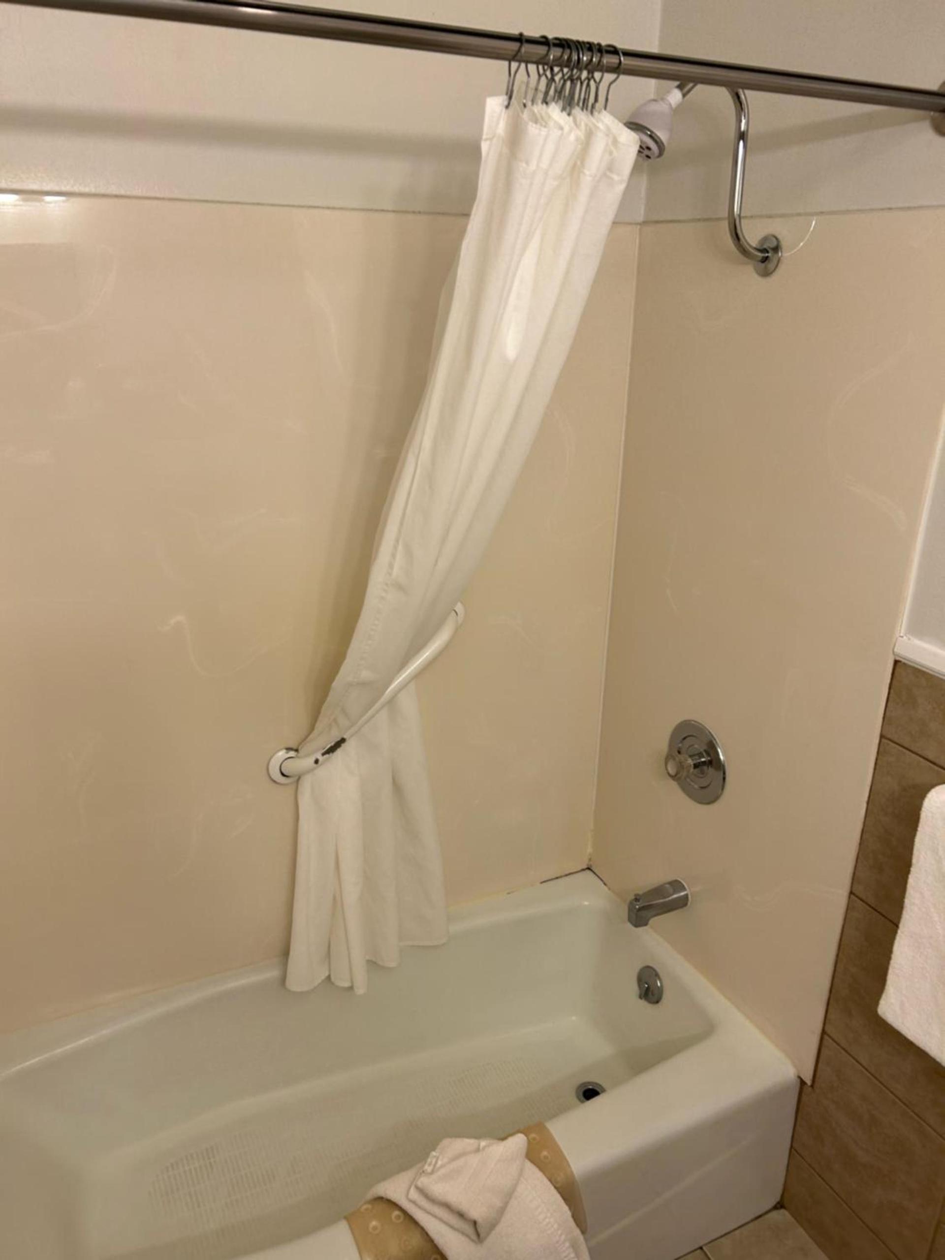 Redwood Arms Motel photo 19