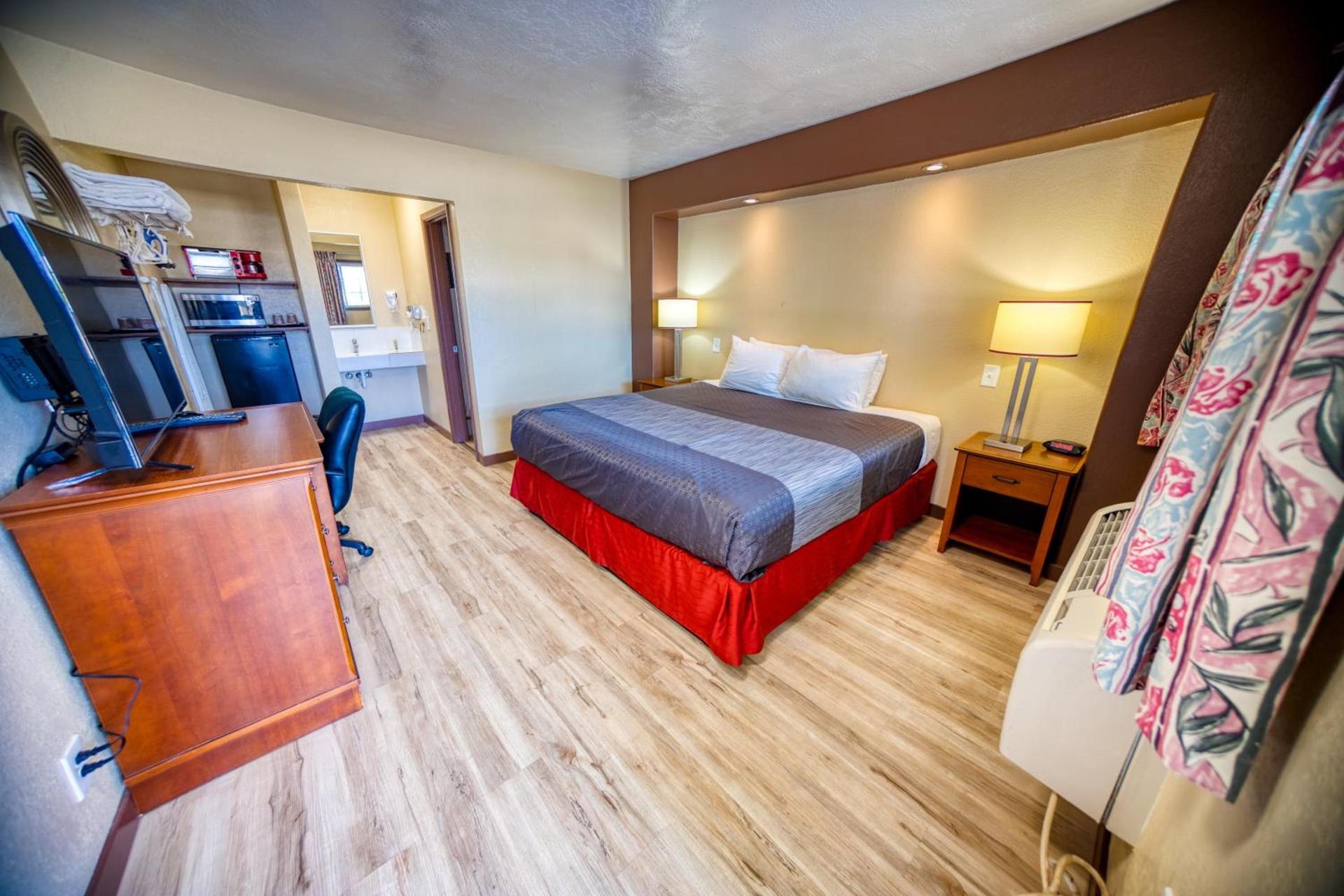 Budget Inn photo 50