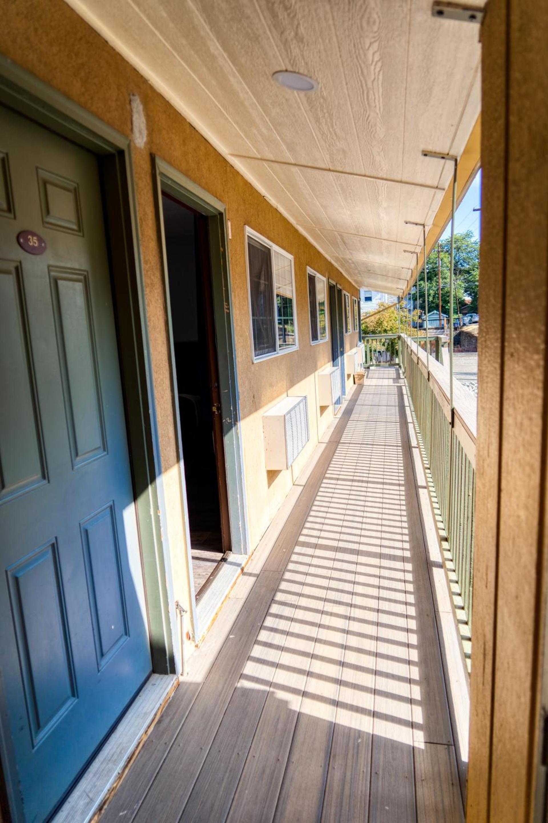 Budget Inn photo 27