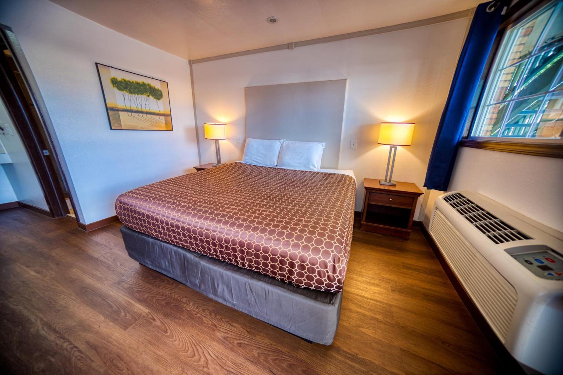 Budget Inn photo 35