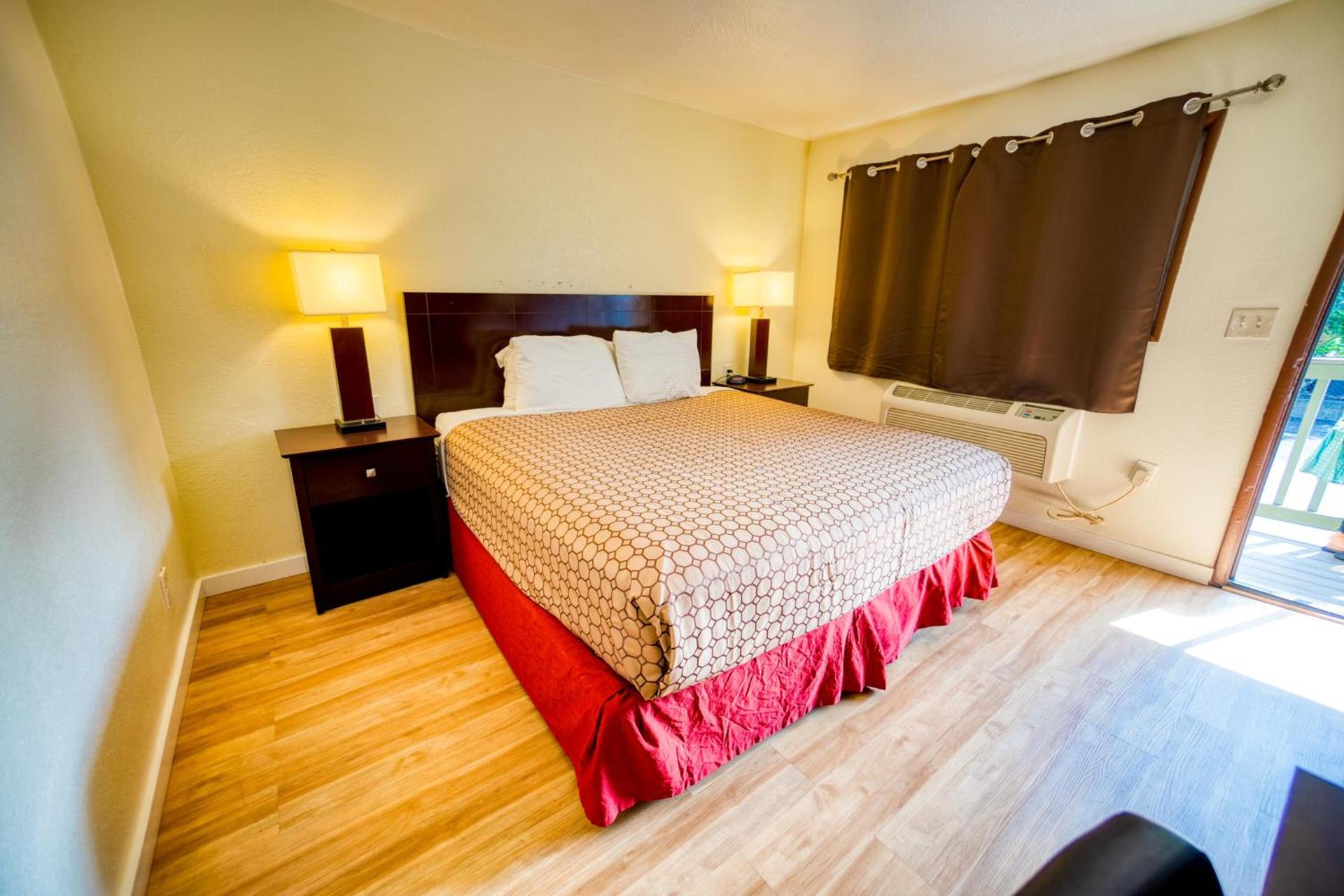 Budget Inn photo 16