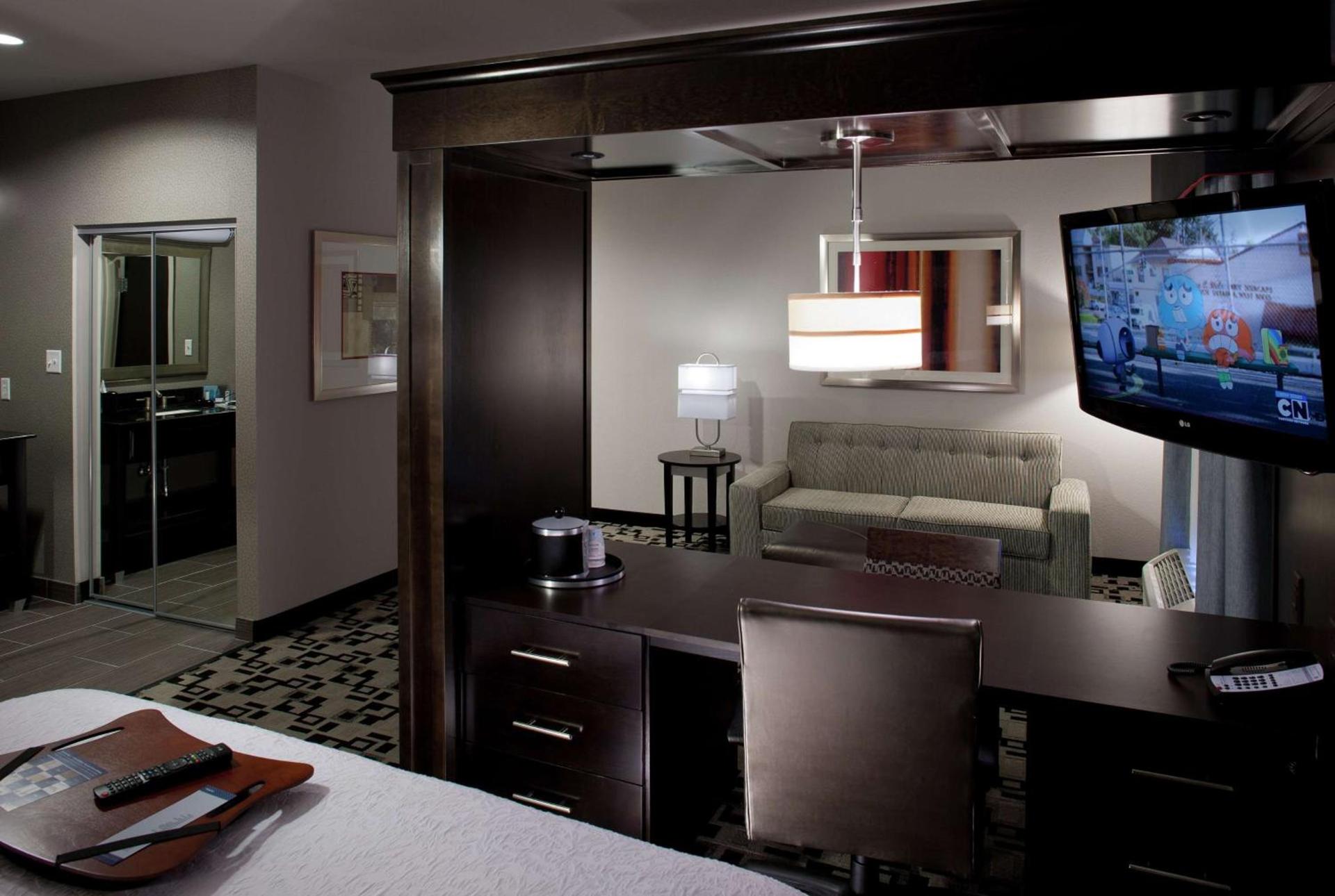 Hampton Inn and Suites Marksville photo 17