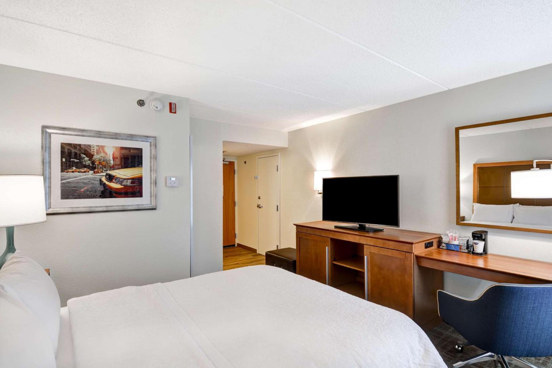 Hampton Inn Albany-Wolf Road photo 15