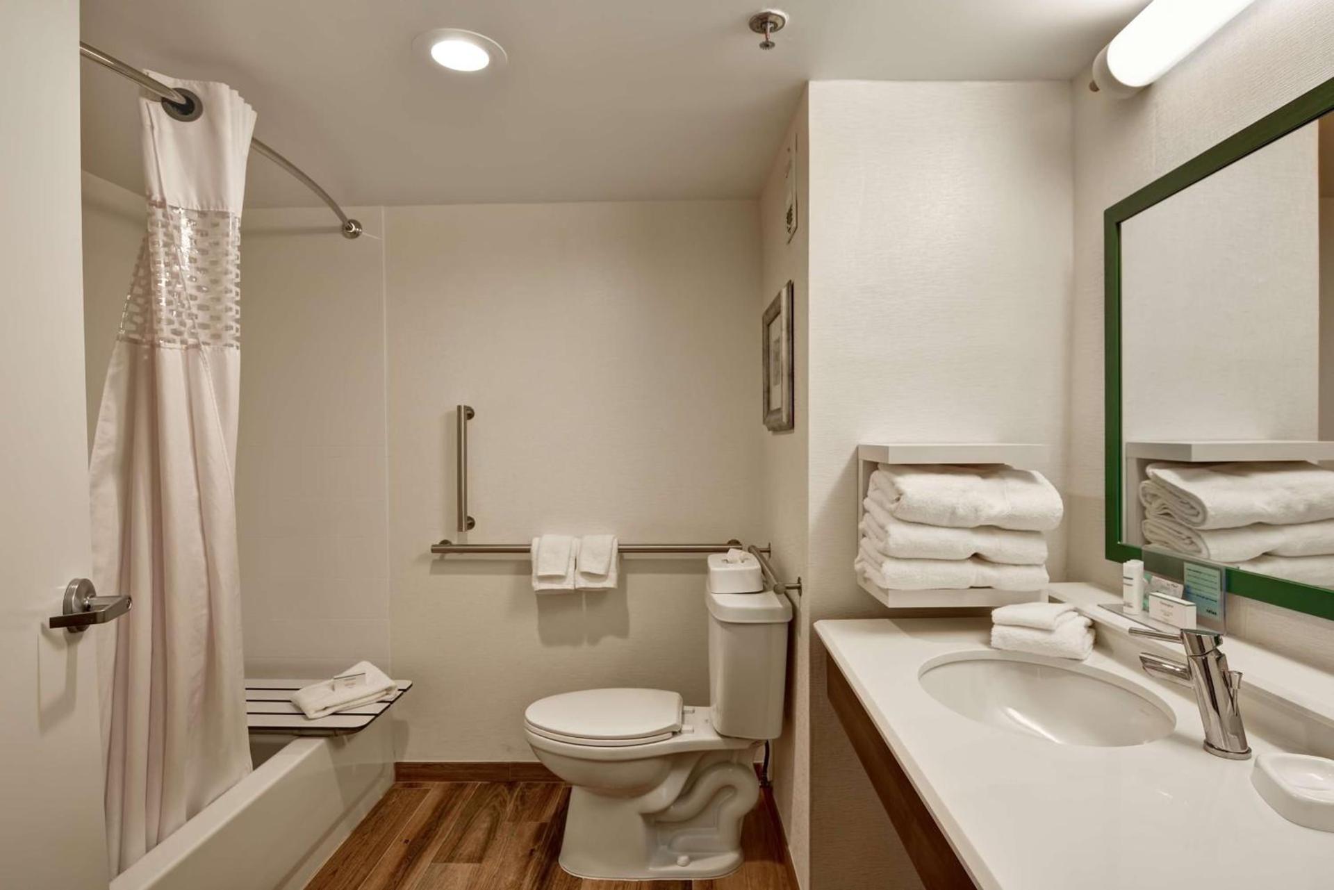 Hampton Inn Albany-Wolf Road photo 19