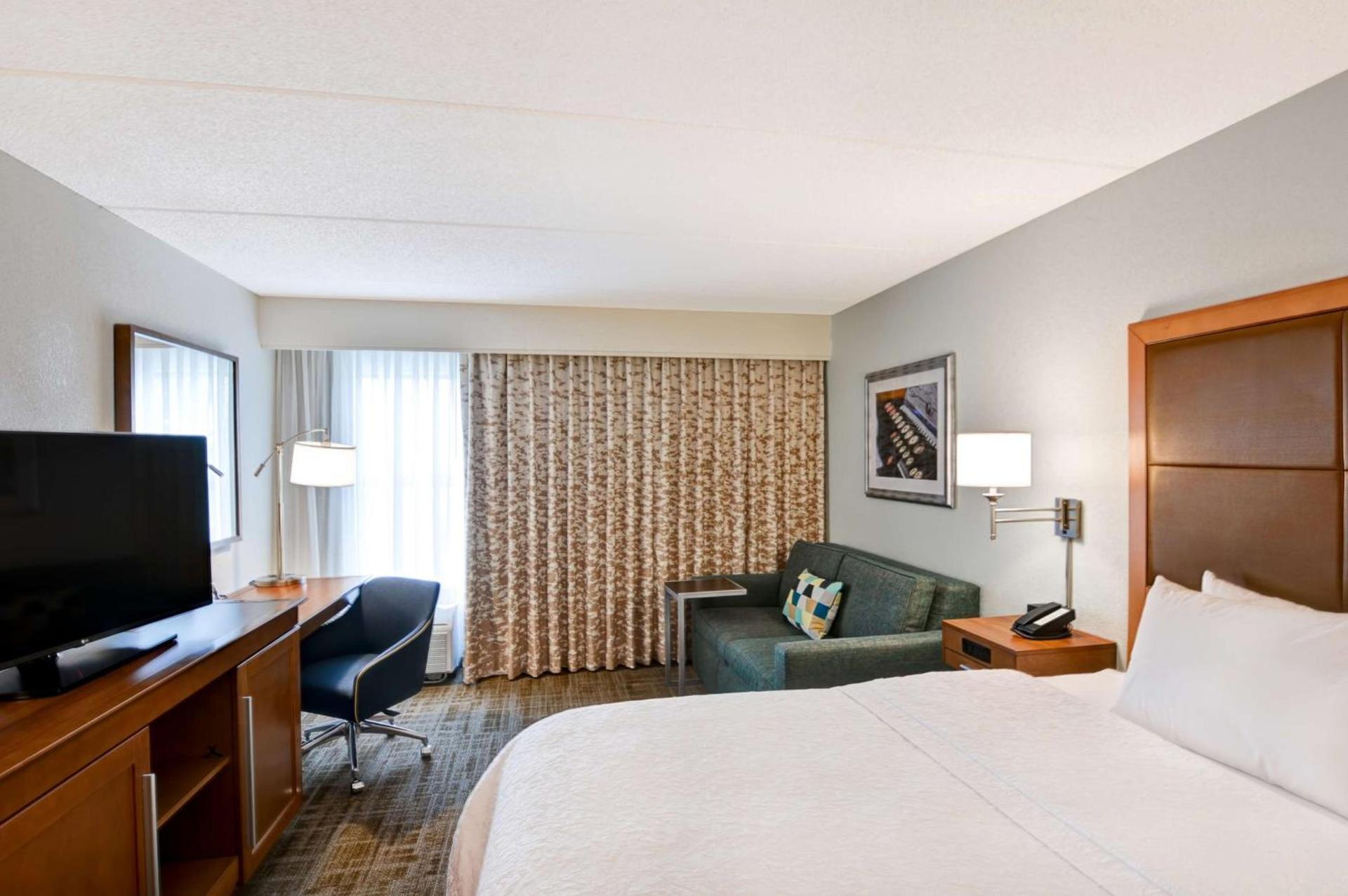 Hampton Inn Albany-Wolf Road photo 21