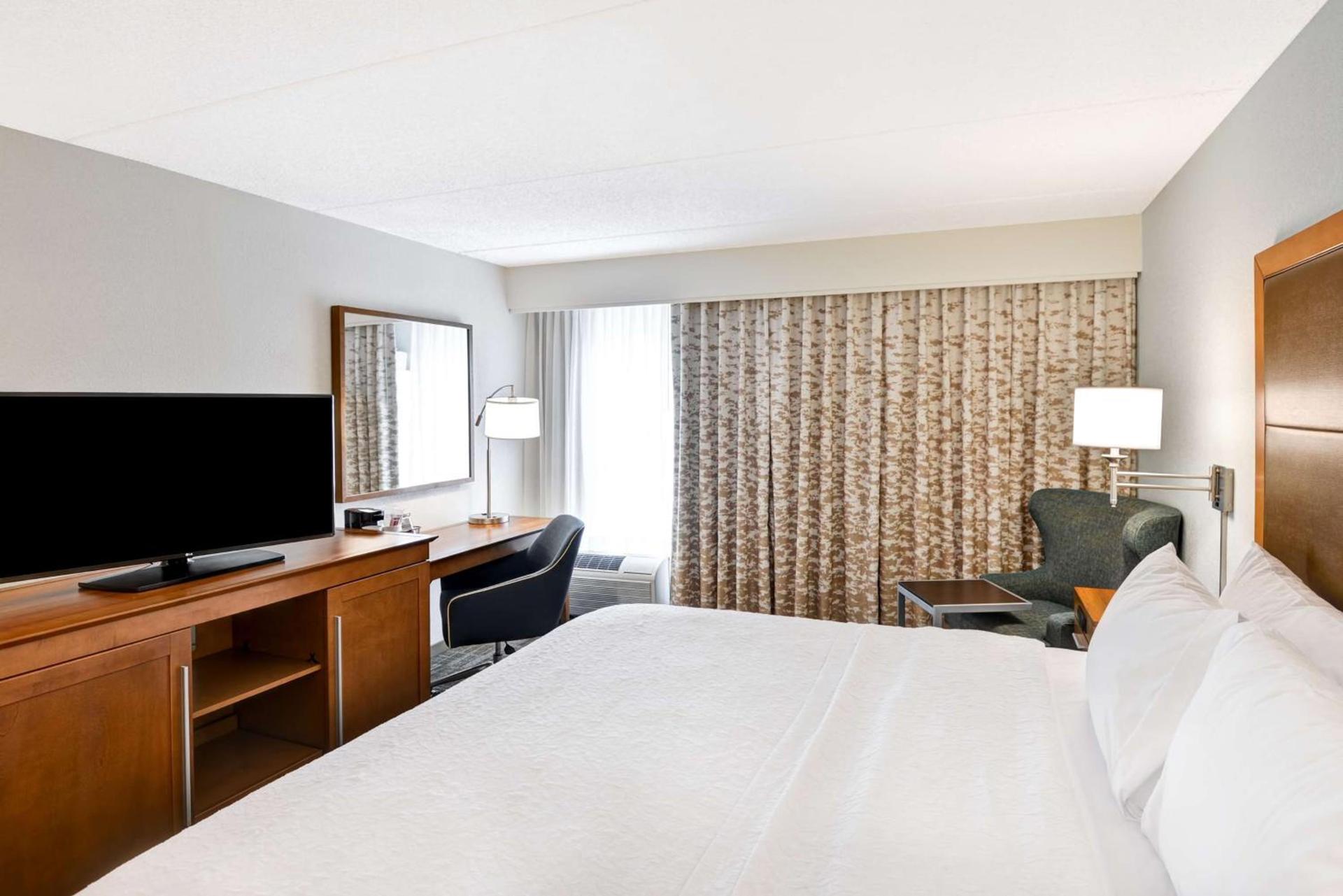 Hampton Inn Albany-Wolf Road photo 23