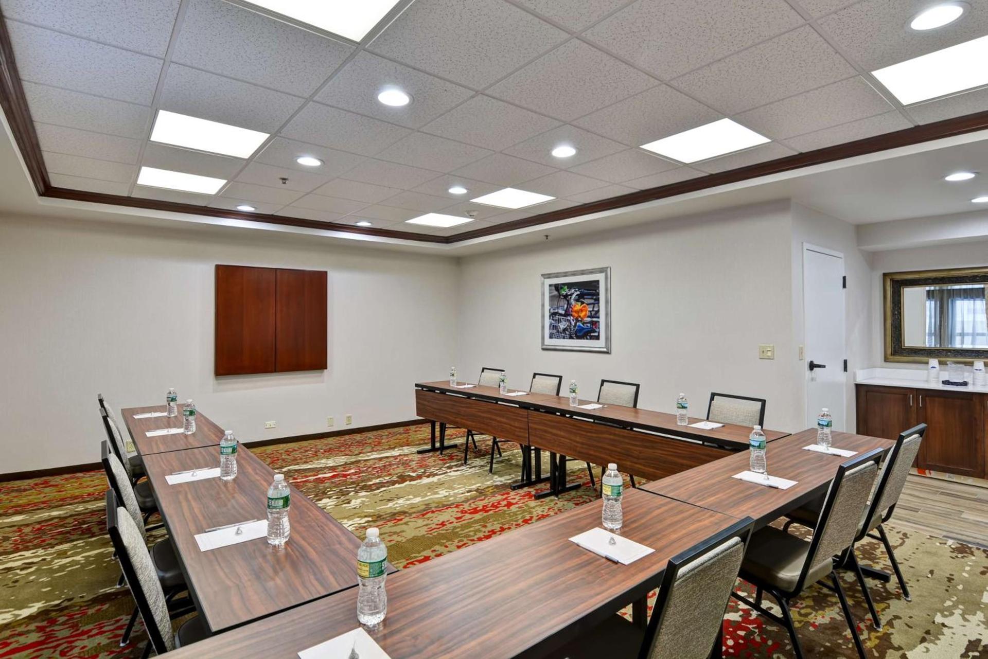 Hampton Inn Albany-Wolf Road photo 33