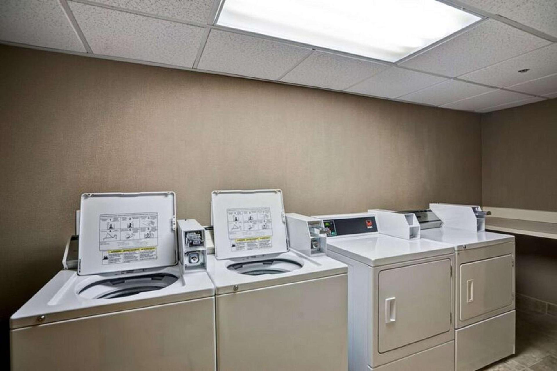Hampton Inn Albany-Wolf Road photo 35