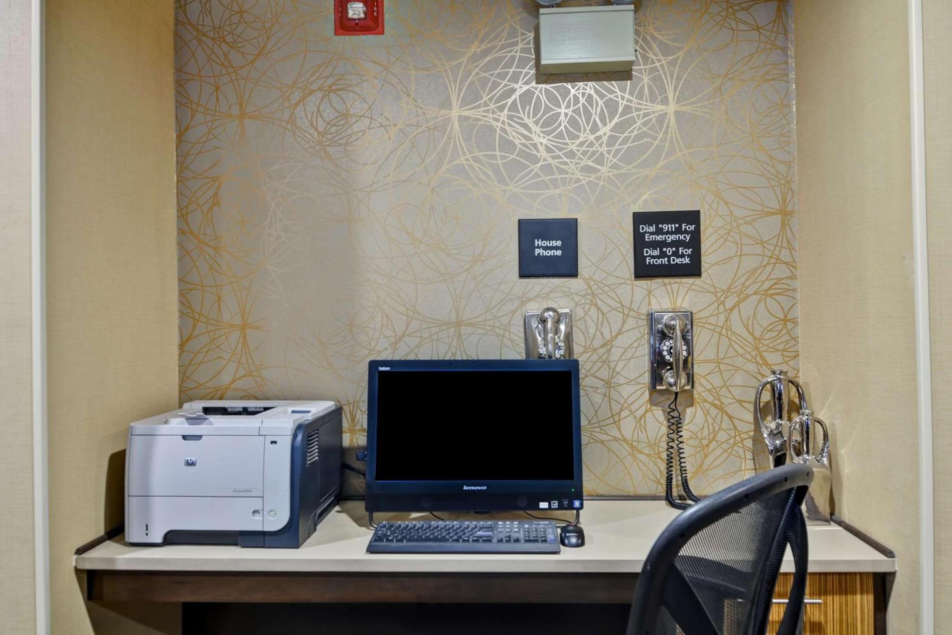 Hampton Inn Albany-Wolf Road photo 36