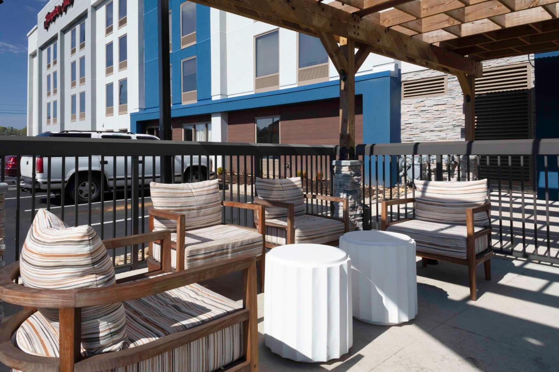 Hampton Inn Conyers photo 2