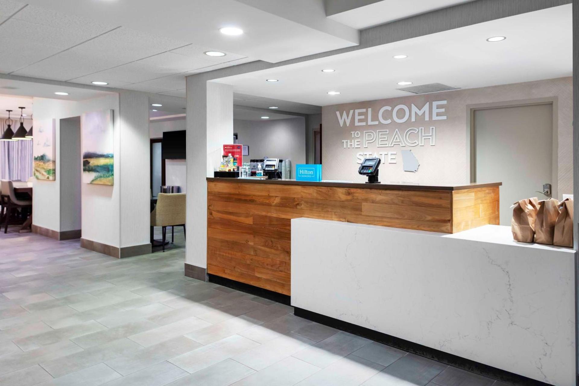 Hampton Inn Conyers photo 3