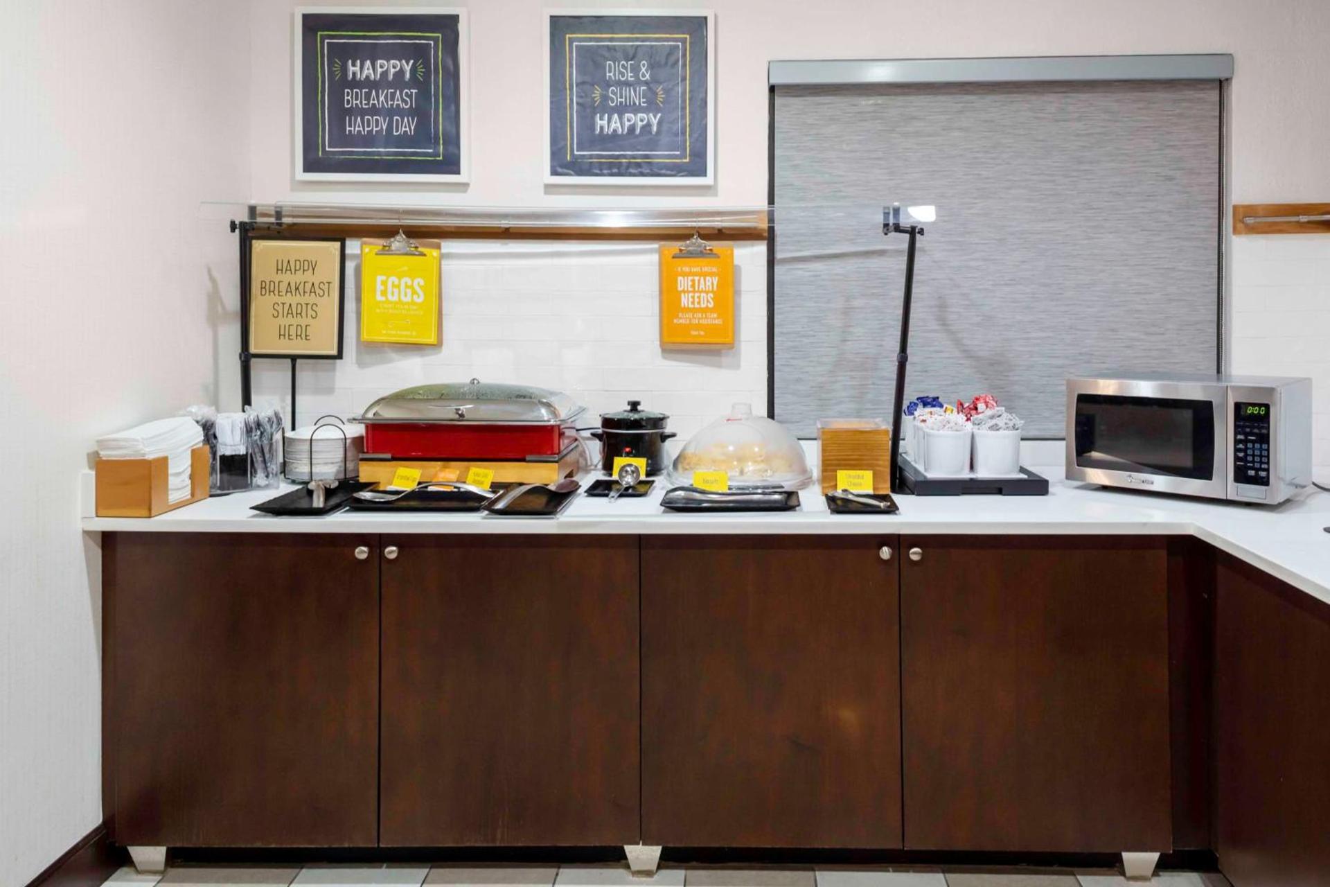 Hampton Inn Conyers photo 11