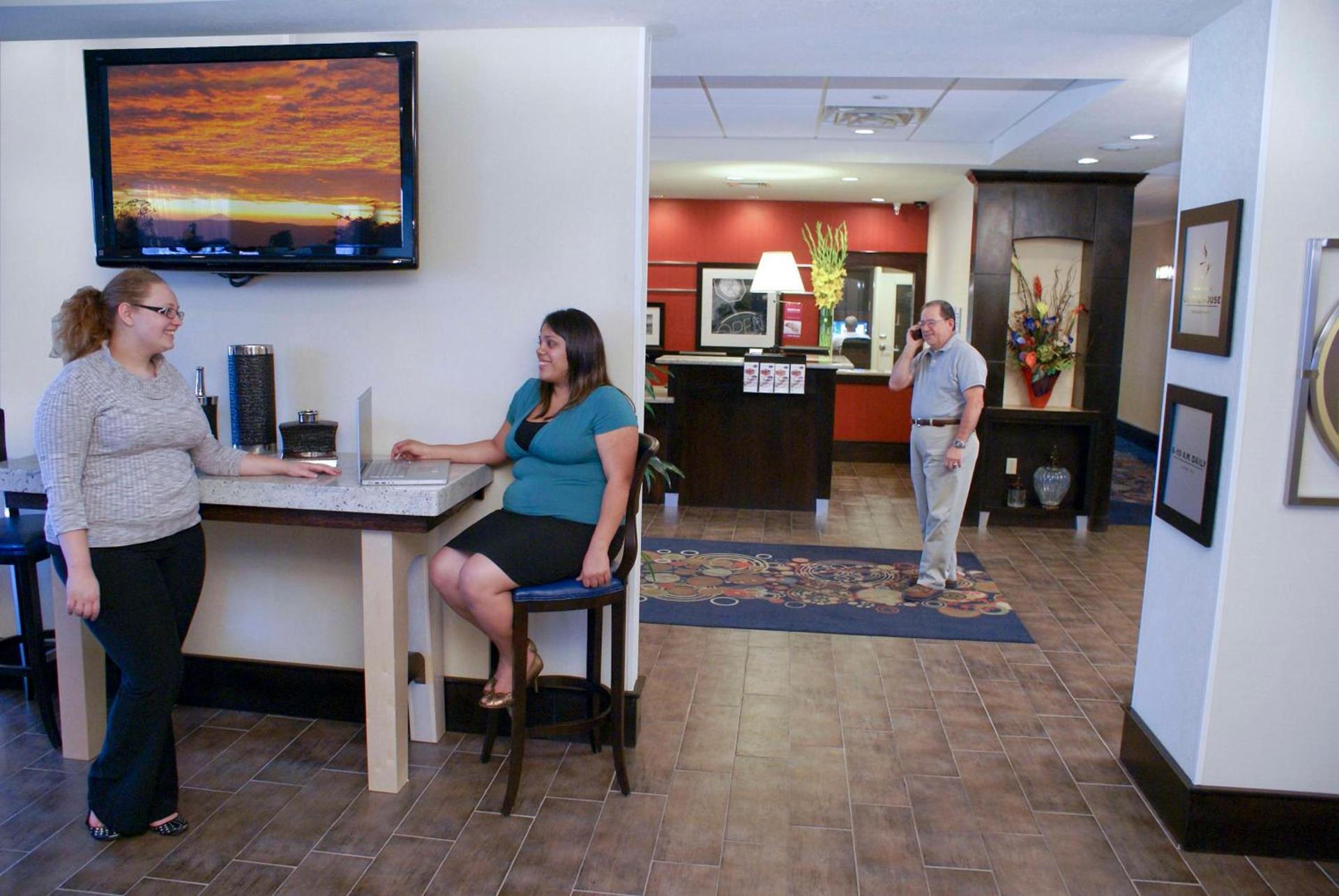 Hampton Inn Orange photo 9