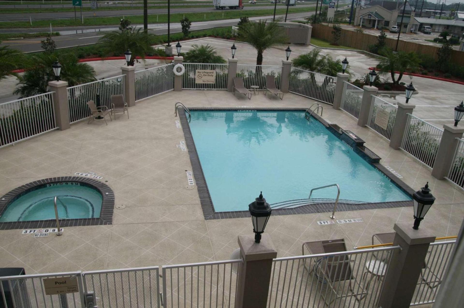 Hampton Inn Orange photo 12