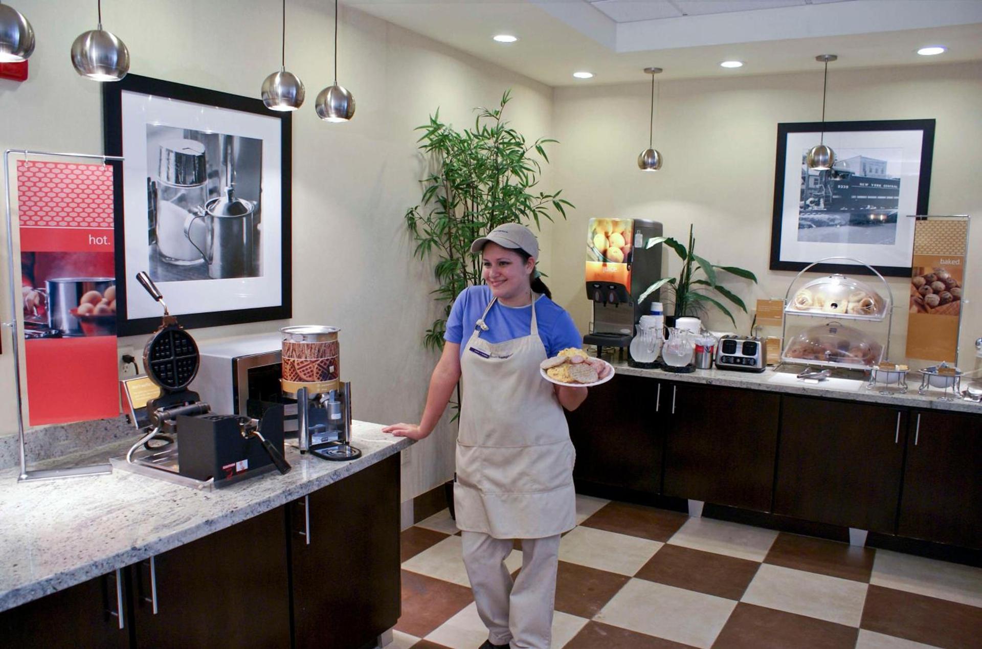 Hampton Inn Orange photo 16