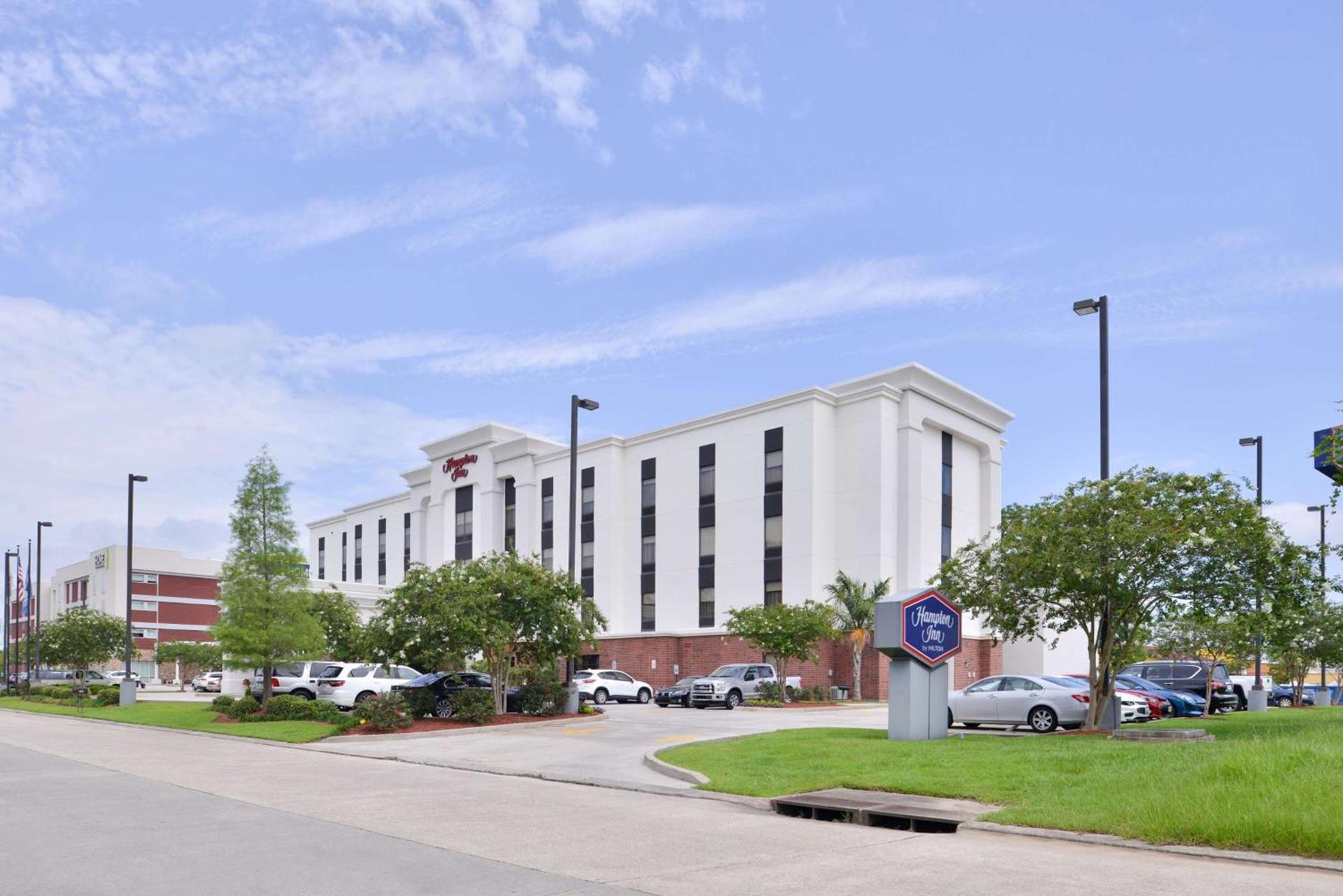 Hampton Inn Gonzales photo 2