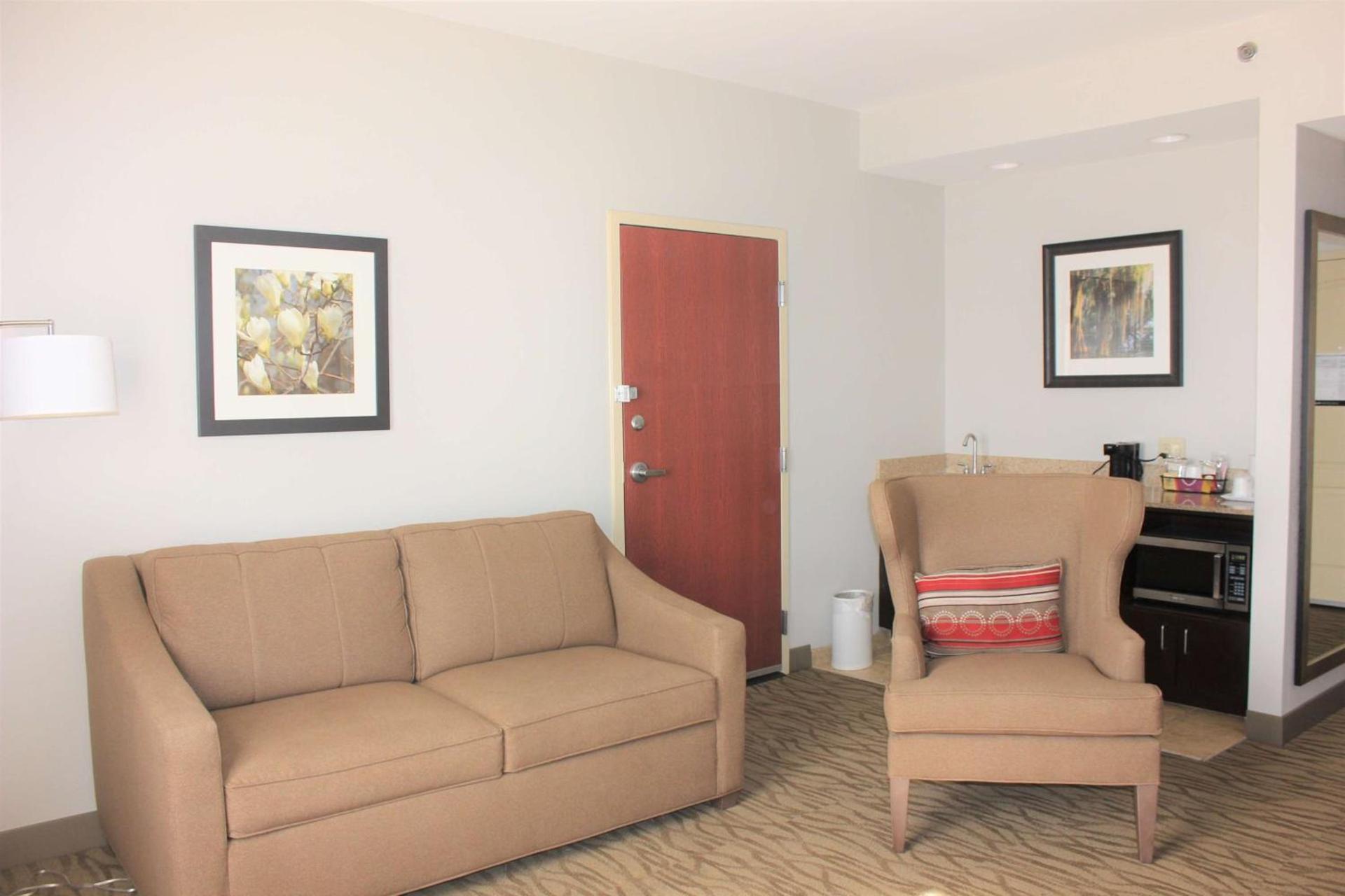 Hampton Inn Gonzales photo 16