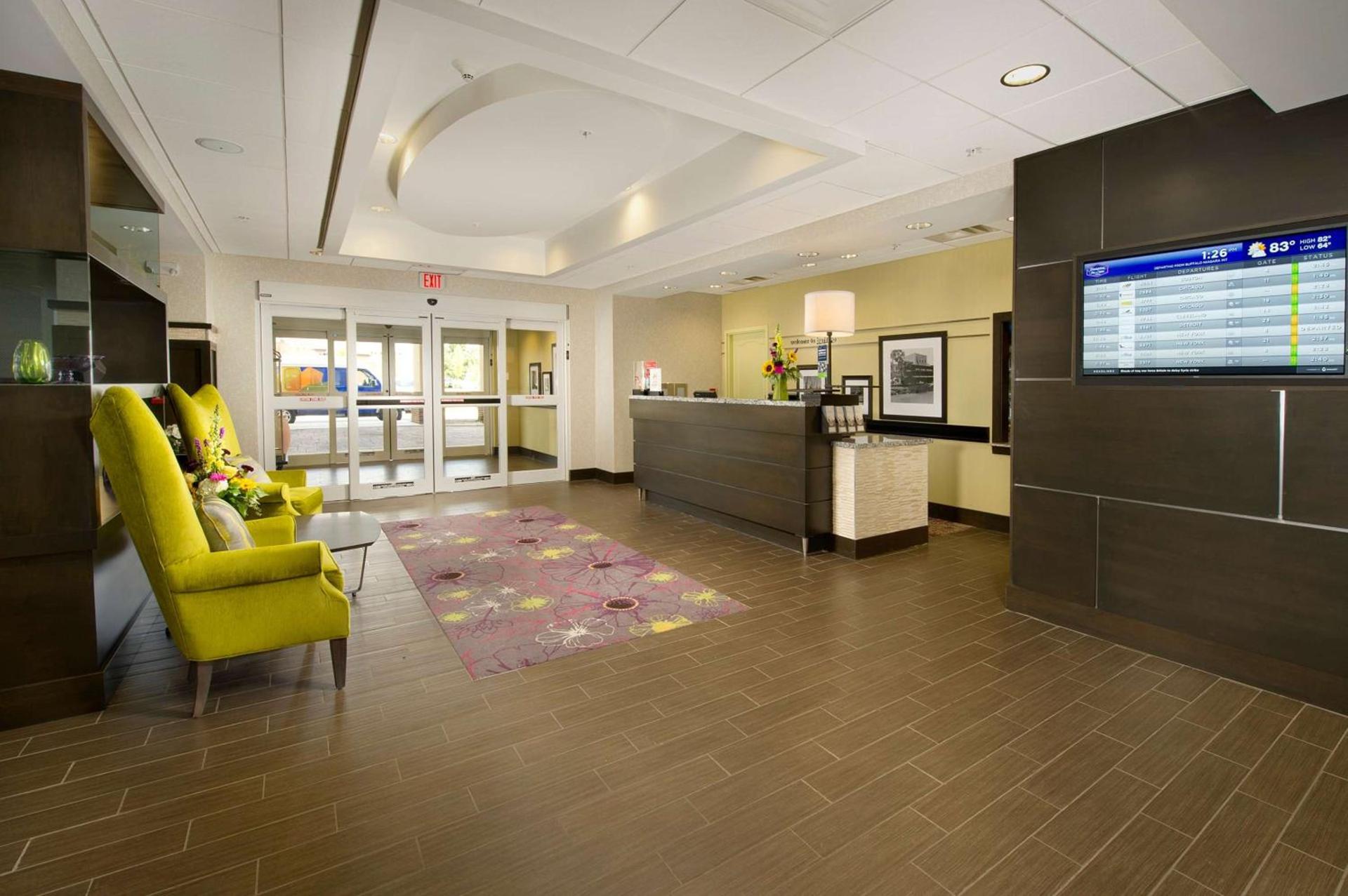 Hampton Inn & Suites - Buffalo Airport photo 3