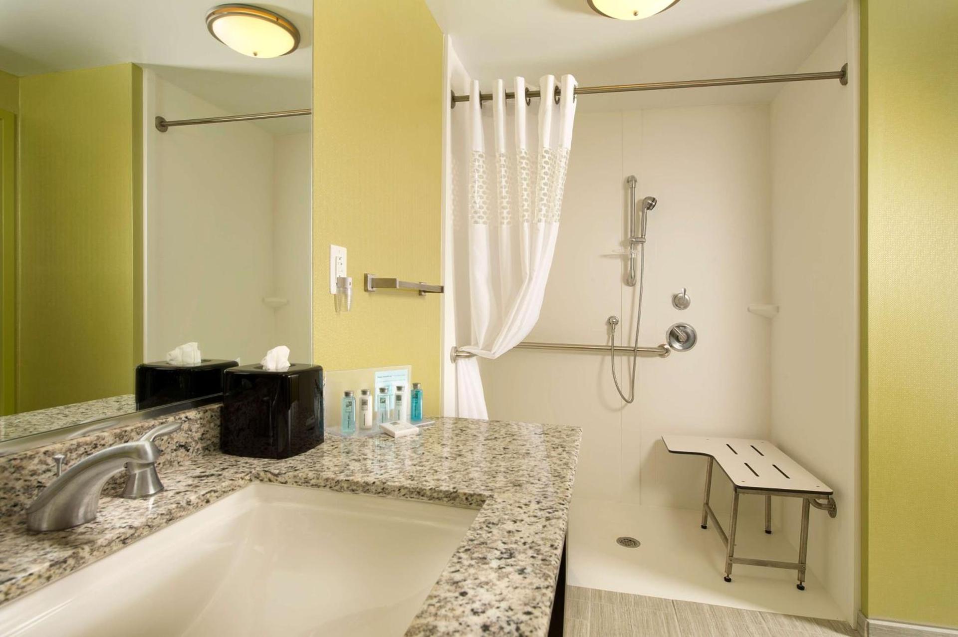 Hampton Inn & Suites - Buffalo Airport photo 11