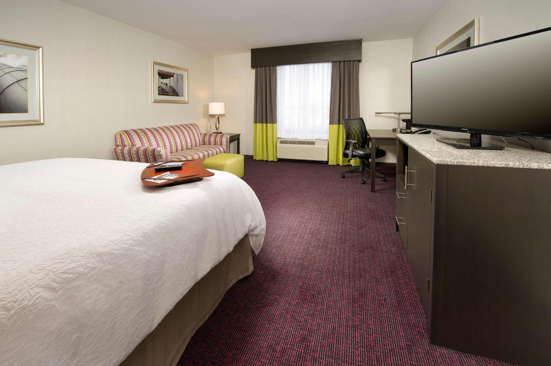 Hampton Inn & Suites - Buffalo Airport photo 13
