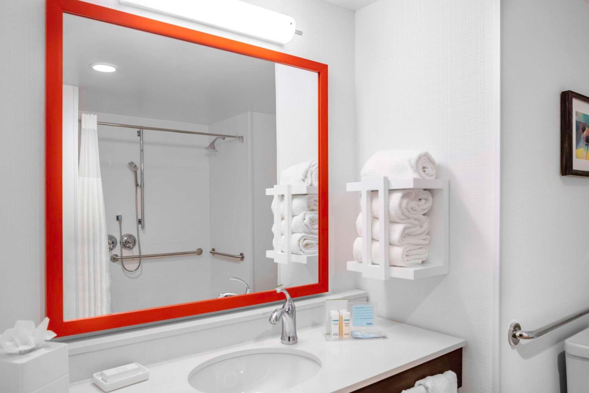 Hampton Inn & Suites Cedar Park North Austin, Tx photo 12