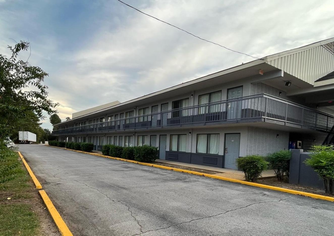 Hallmarc Inn New Albany photo 7