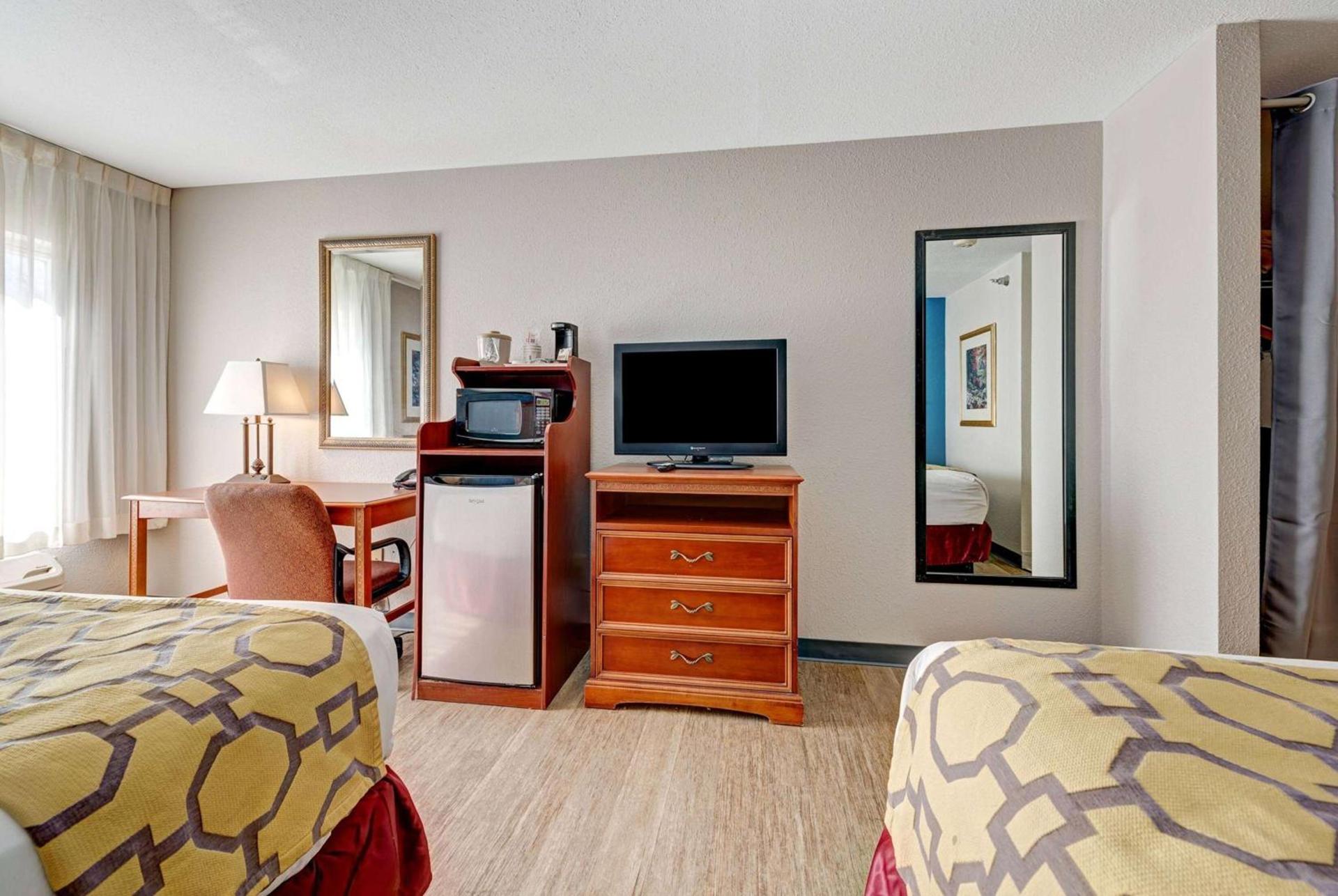 Baymont by Wyndham Salida photo 38
