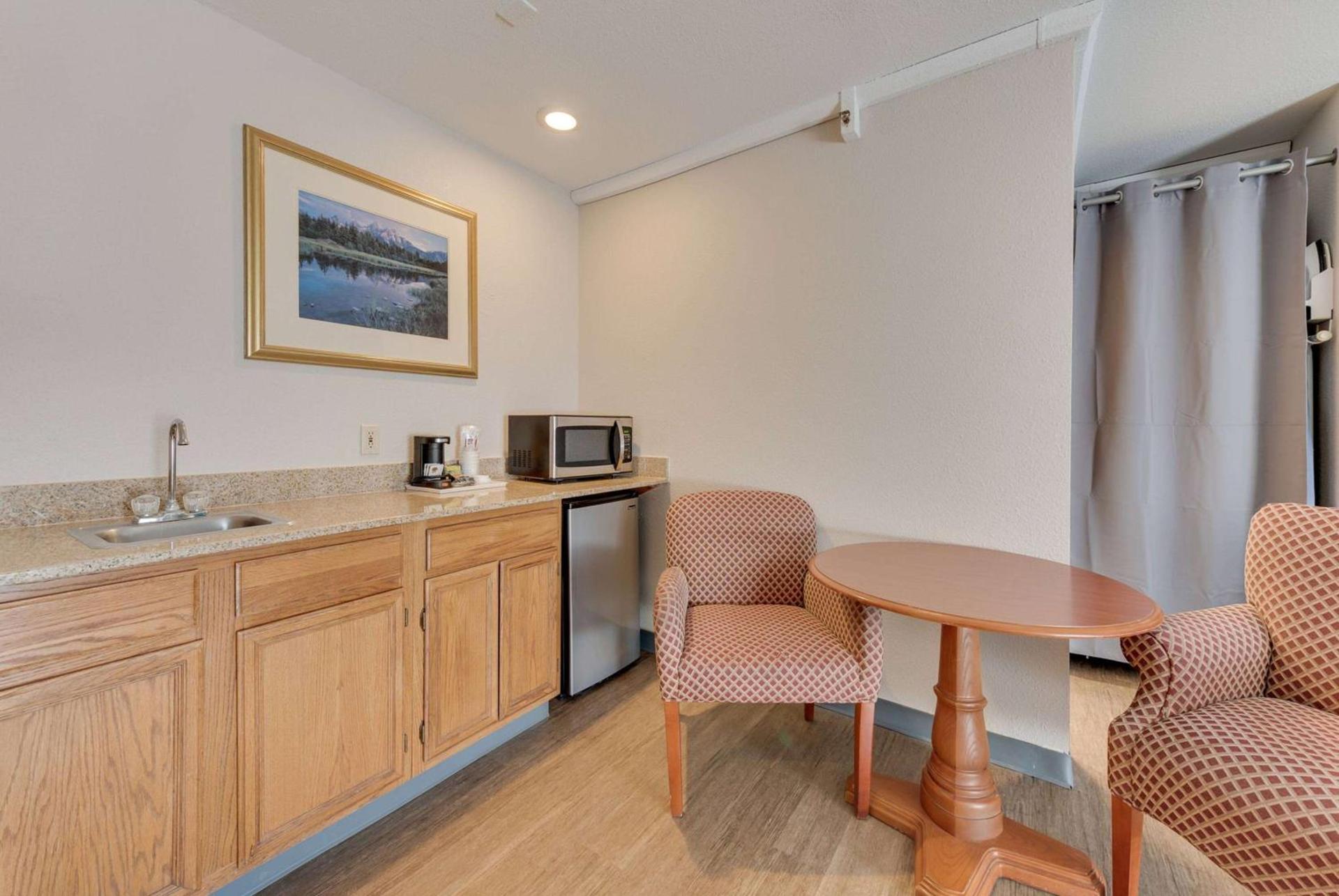 Baymont by Wyndham Salida photo 44