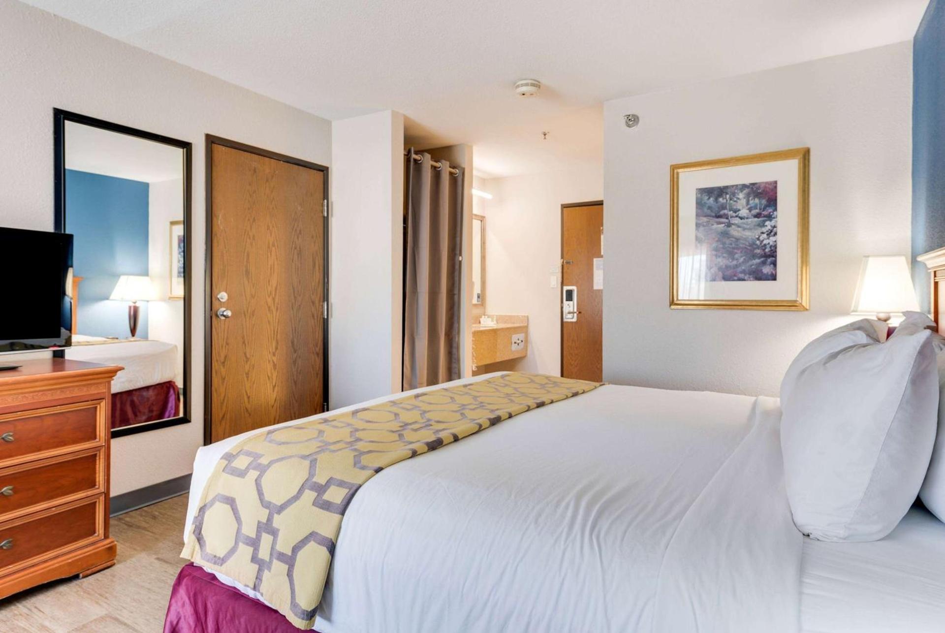 Baymont by Wyndham Salida photo 48