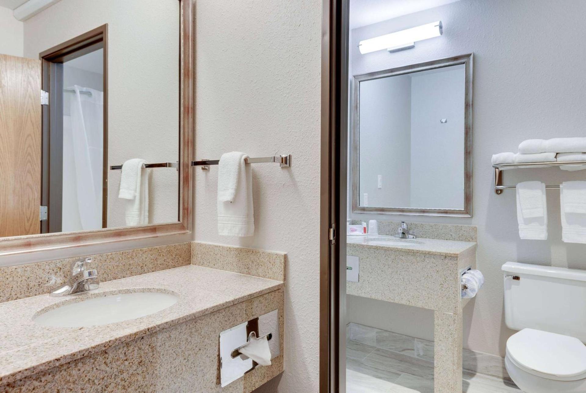 Baymont by Wyndham Salida photo 55
