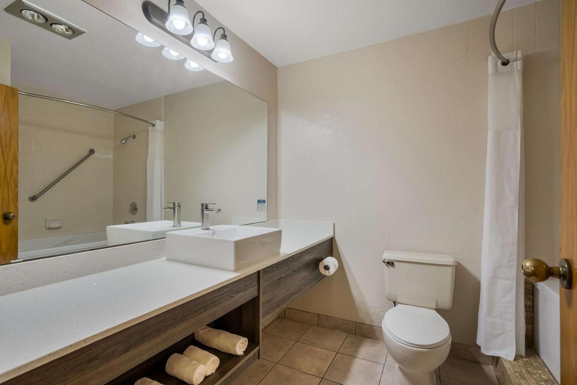 Quality Inn Richfield I-70 photo 11