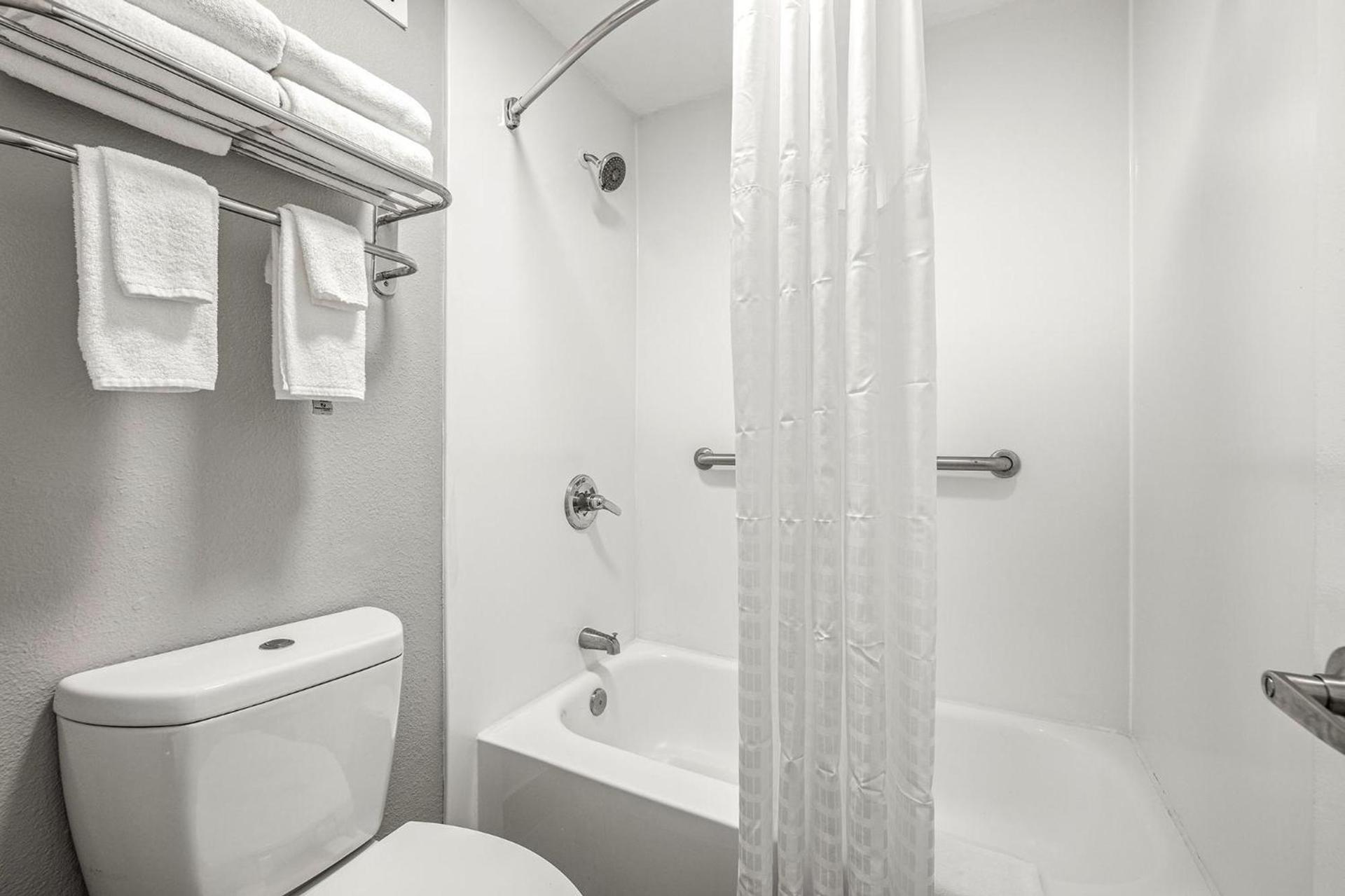 Quality Inn and Conference Center Tampa-Brandon photo 23