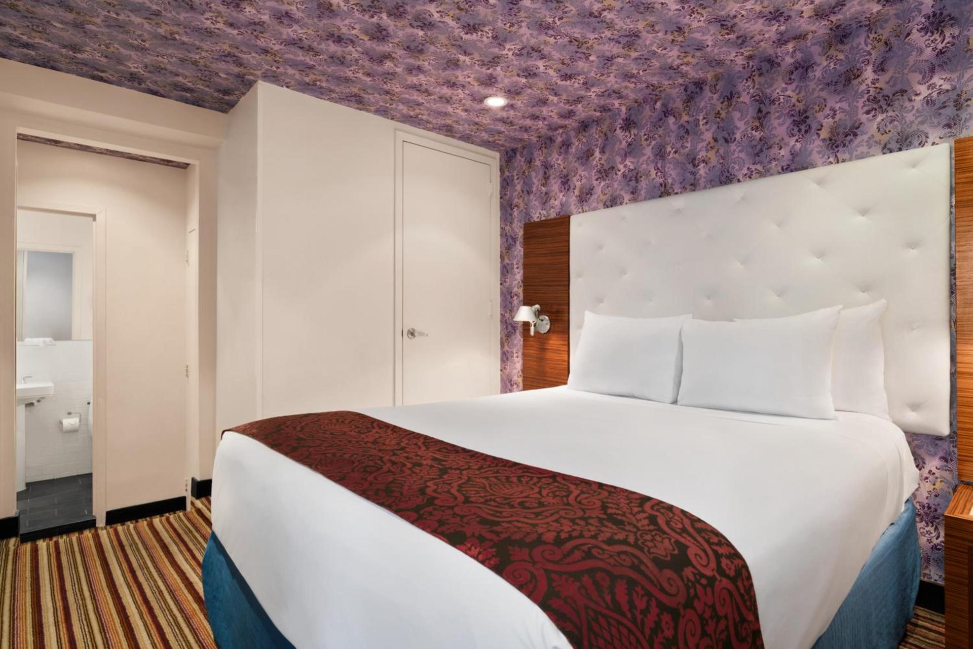 Night Hotel Broadway photo 3