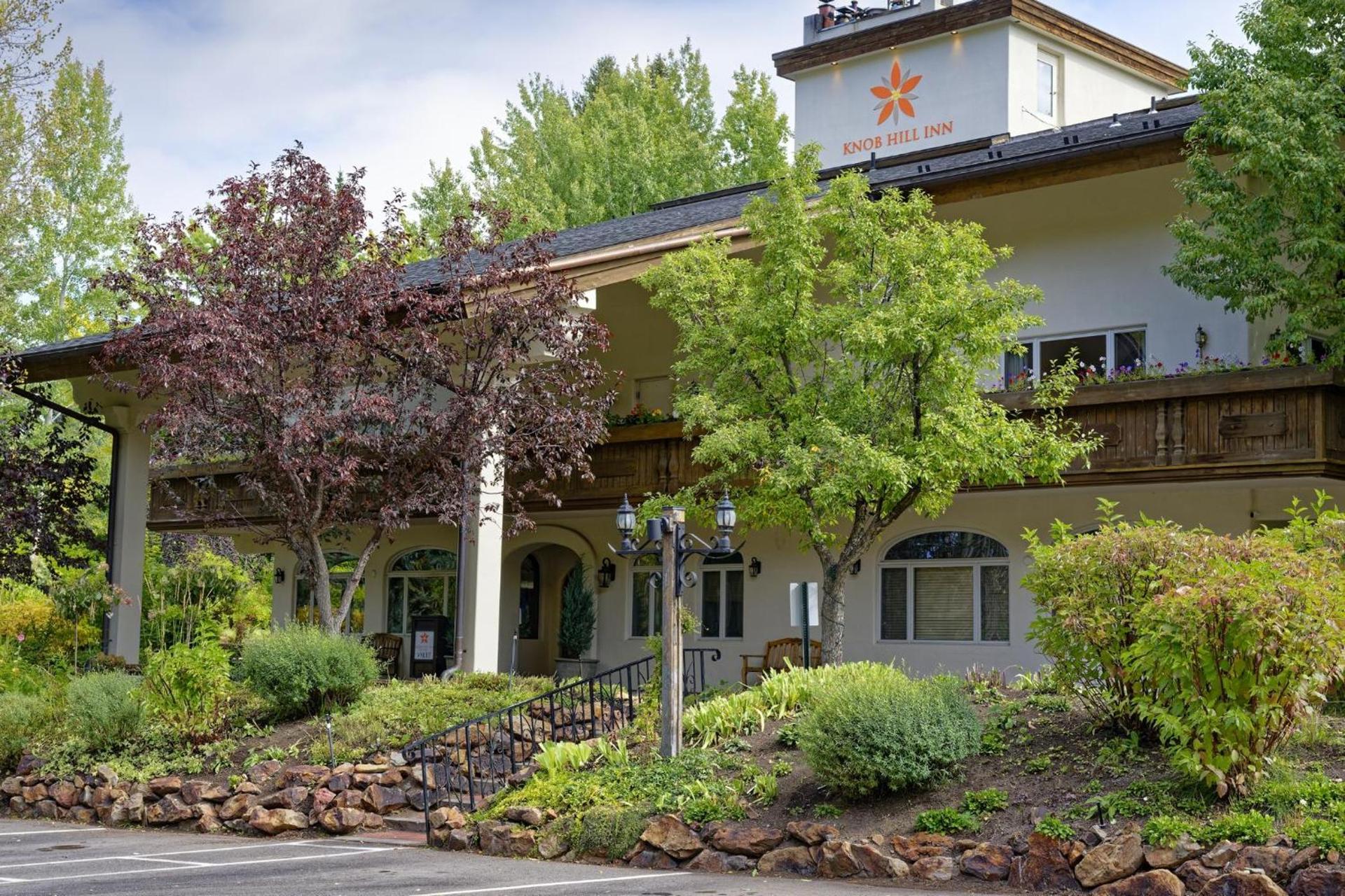 Knob Hill Inn photo 37