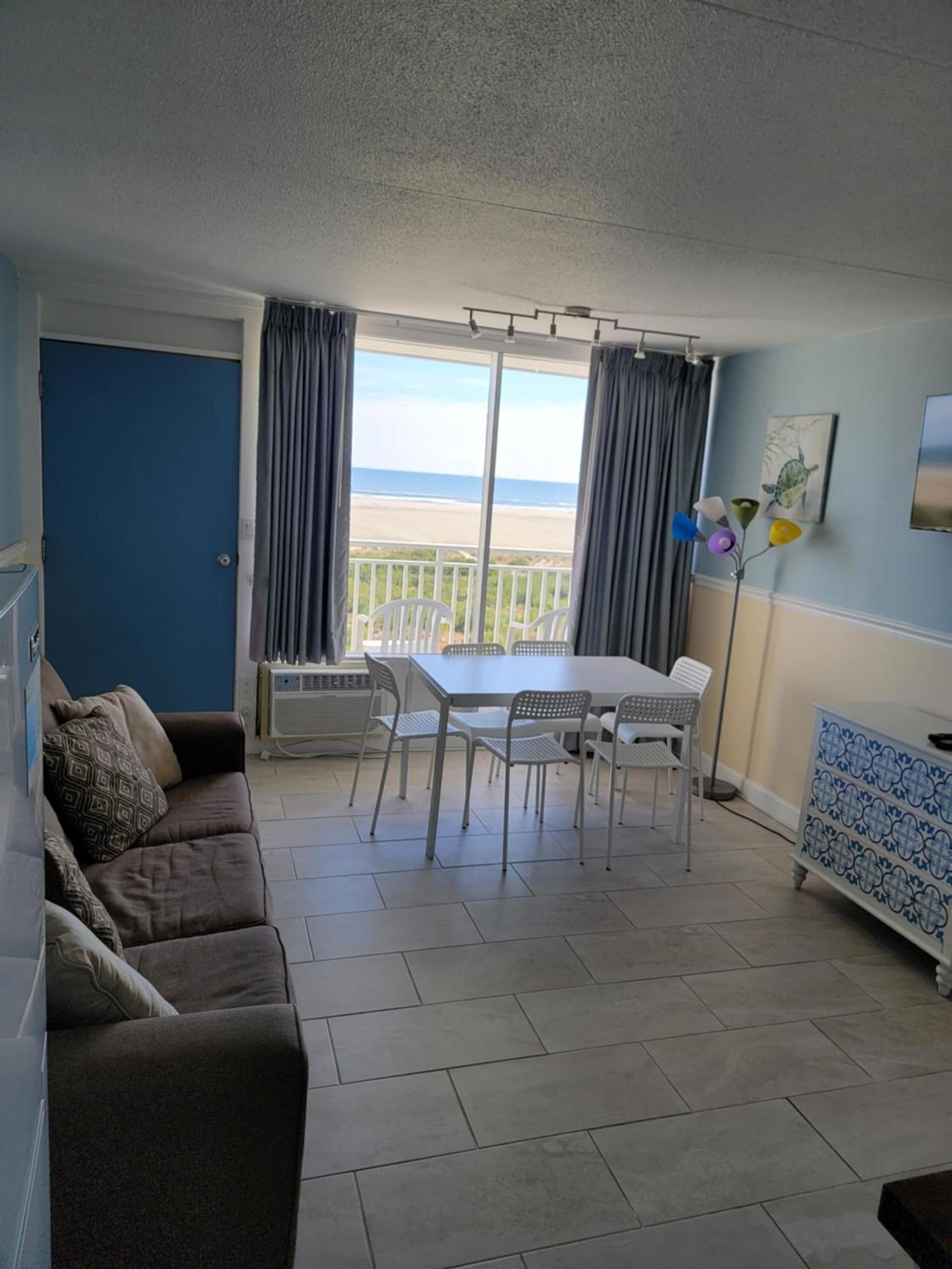 Nassau Inn Beachfront photo 52