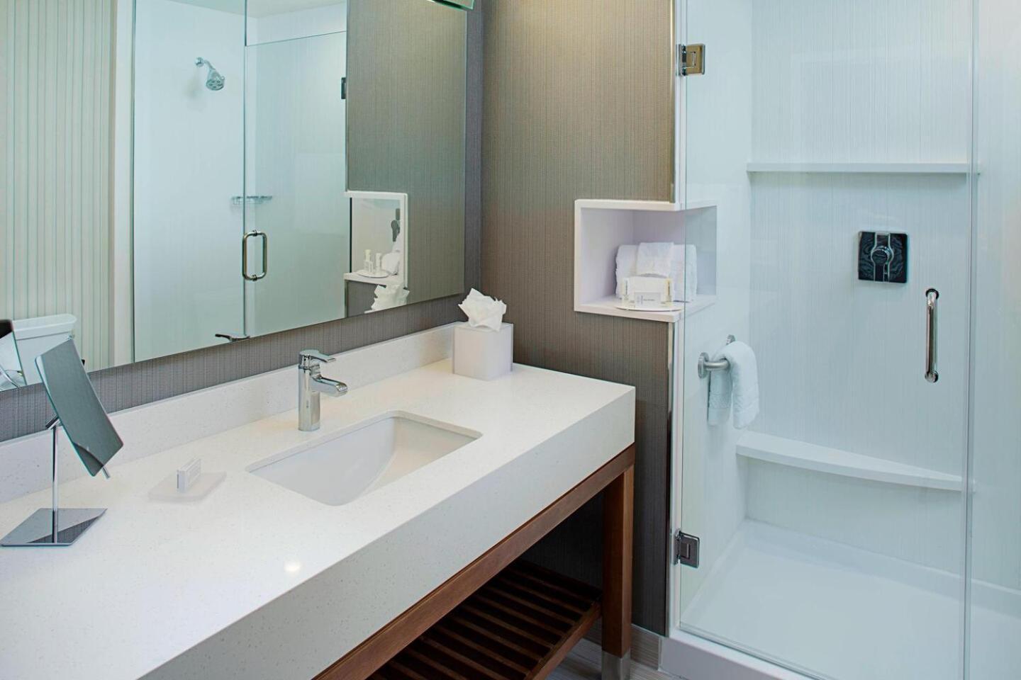 Courtyard by Marriott Dallas Carrollton and Carrollton Conference Center photo 36