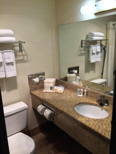 Quality Inn & Suites Springfield - Eugene North photo 36